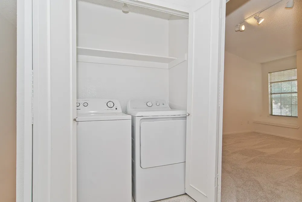 Condominium For Sale in Dallas County , 5757 E University Boulevard 27Y, Dallas, Texas 75206, 1 Bedroom, 2 Bathroom, Garage spaces, 768 Sqft, built in 1983, mls#21384372, Real Estate Agent in Dallas, Homes For Sale in Dallas county, Homes For Sale in Dallas, Realtor in Dallas Texas, Real Estate Brokerage Independent Realty Texas, Luminita Cordes Realtor