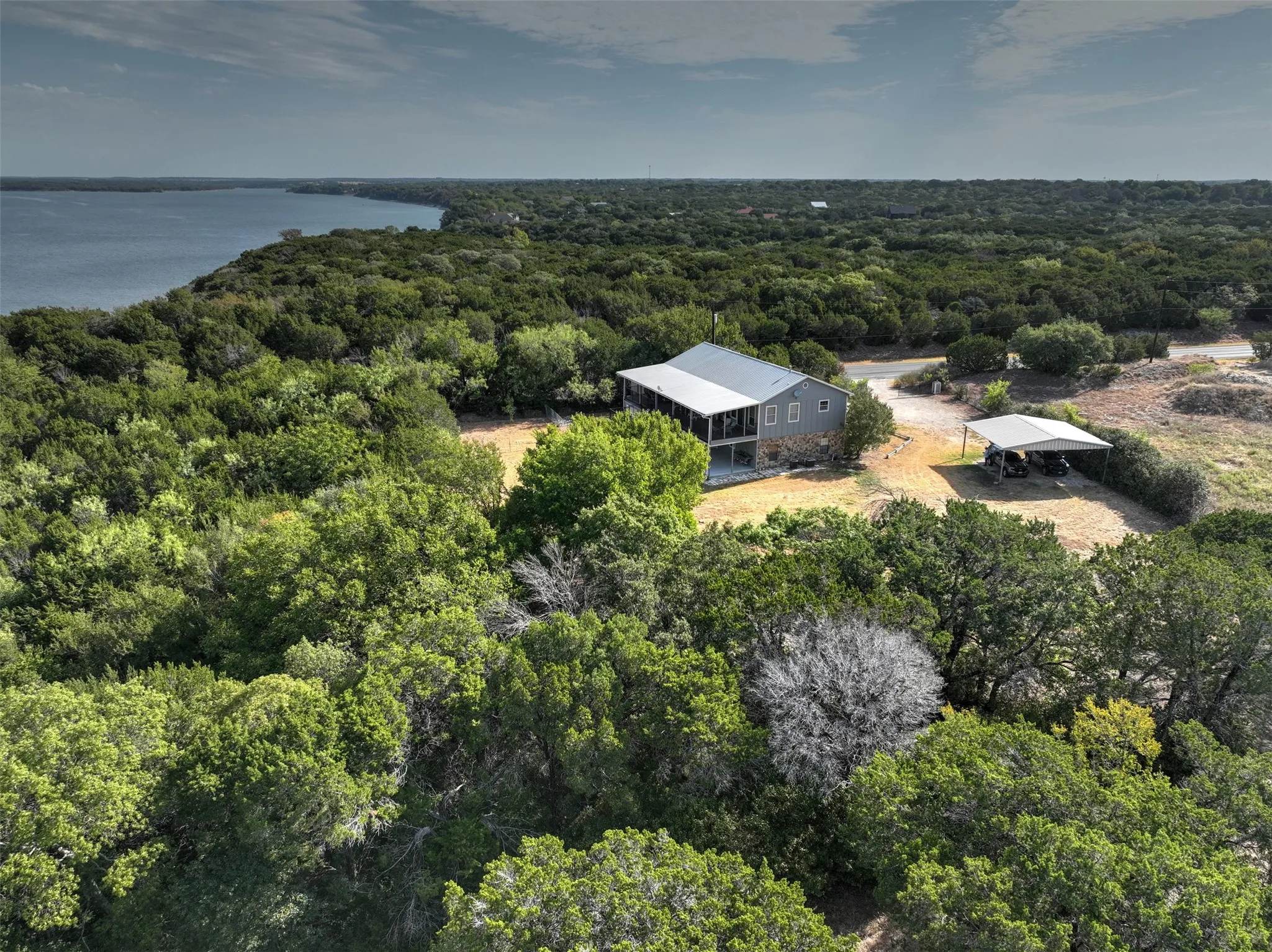 Single Family Residence For Sale in Hill County , 192 Fm 1713, Whitney, Texas 76692, 5 Bedroom, 3 Bathroom, 2 Garage spaces, 2,970 Sqft, built in 2004, mls#21384371, Real Estate Agent in Whitney, Homes For Sale in Hill county, Homes For Sale in Whitney, Realtor in Whitney Texas, Real Estate Brokerage Independent Realty Texas, Luminita Cordes Realtor