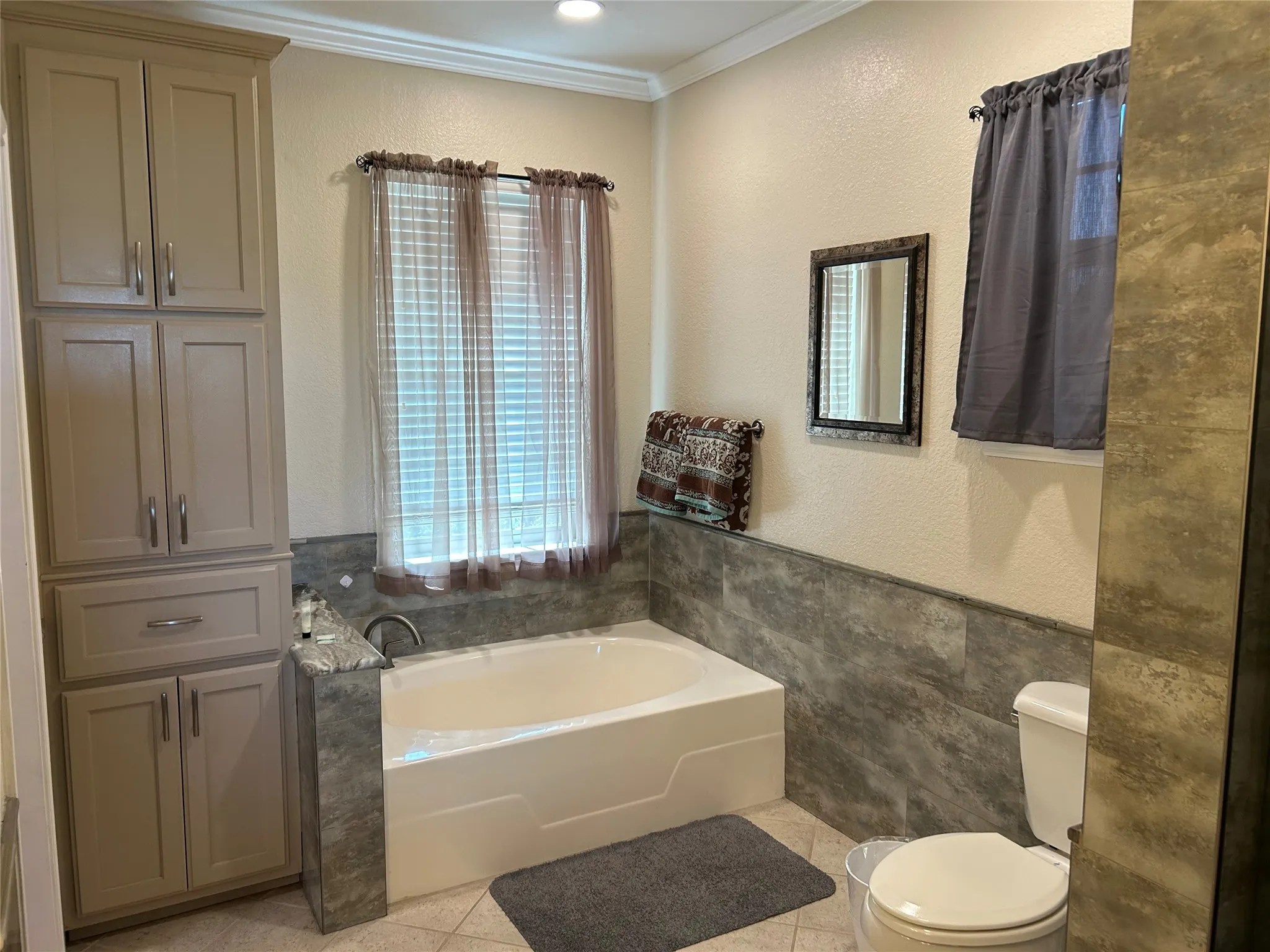 Single Family Residence For Sale in Hill County , 192 Fm 1713, Whitney, Texas 76692, 5 Bedroom, 3 Bathroom, 2 Garage spaces, 2,970 Sqft, built in 2004, mls#21384371, Real Estate Agent in Whitney, Homes For Sale in Hill county, Homes For Sale in Whitney, Realtor in Whitney Texas, Real Estate Brokerage Independent Realty Texas, Luminita Cordes Realtor