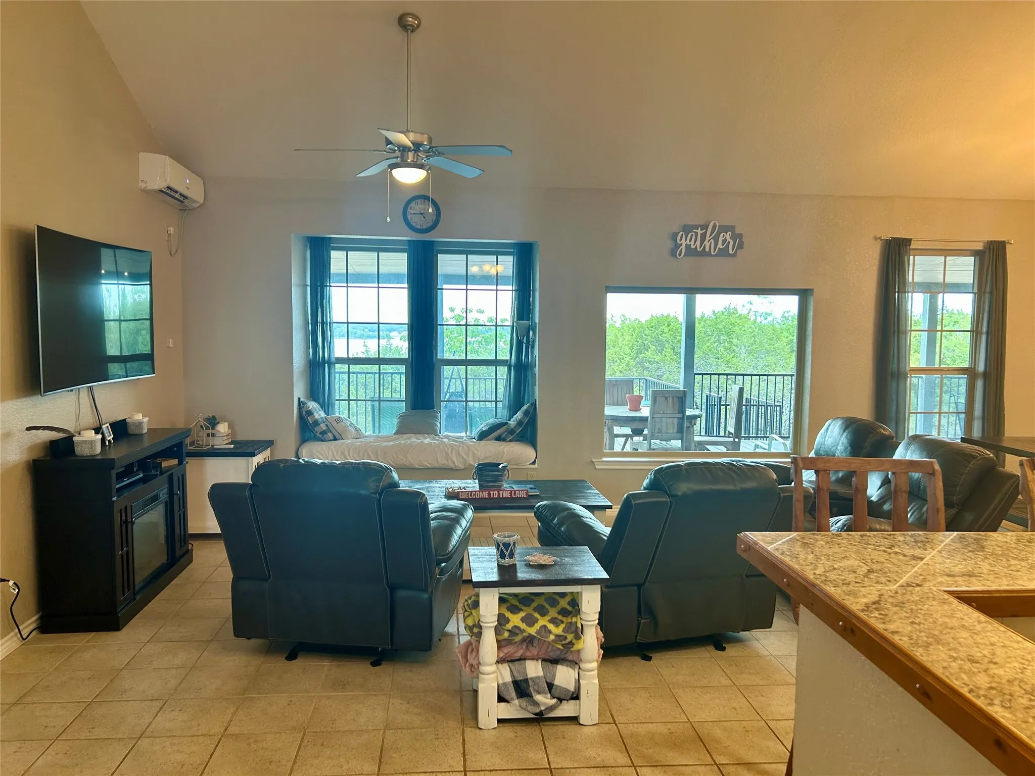 Single Family Residence For Sale in Hill County , 192 Fm 1713, Whitney, Texas 76692, 5 Bedroom, 3 Bathroom, 2 Garage spaces, 2,970 Sqft, built in 2004, mls#21384371, Real Estate Agent in Whitney, Homes For Sale in Hill county, Homes For Sale in Whitney, Realtor in Whitney Texas, Real Estate Brokerage Independent Realty Texas, Luminita Cordes Realtor