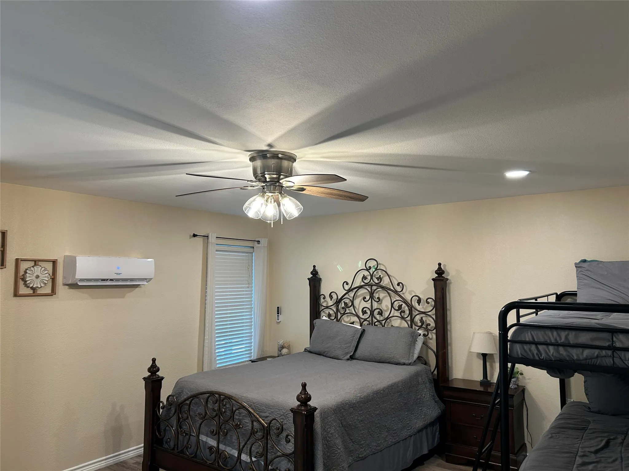 Single Family Residence For Sale in Hill County , 192 Fm 1713, Whitney, Texas 76692, 5 Bedroom, 3 Bathroom, 2 Garage spaces, 2,970 Sqft, built in 2004, mls#21384371, Real Estate Agent in Whitney, Homes For Sale in Hill county, Homes For Sale in Whitney, Realtor in Whitney Texas, Real Estate Brokerage Independent Realty Texas, Luminita Cordes Realtor