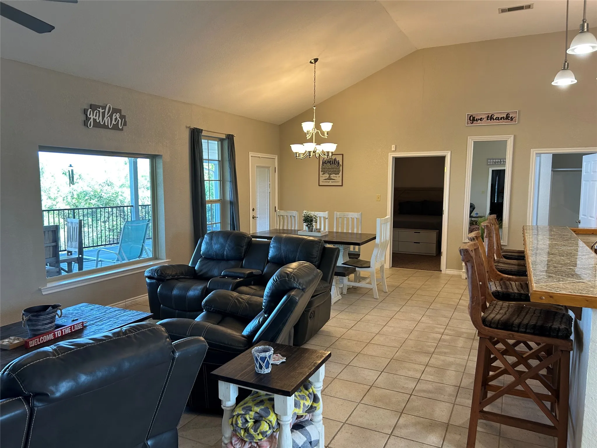 Single Family Residence For Sale in Hill County , 192 Fm 1713, Whitney, Texas 76692, 5 Bedroom, 3 Bathroom, 2 Garage spaces, 2,970 Sqft, built in 2004, mls#21384371, Real Estate Agent in Whitney, Homes For Sale in Hill county, Homes For Sale in Whitney, Realtor in Whitney Texas, Real Estate Brokerage Independent Realty Texas, Luminita Cordes Realtor