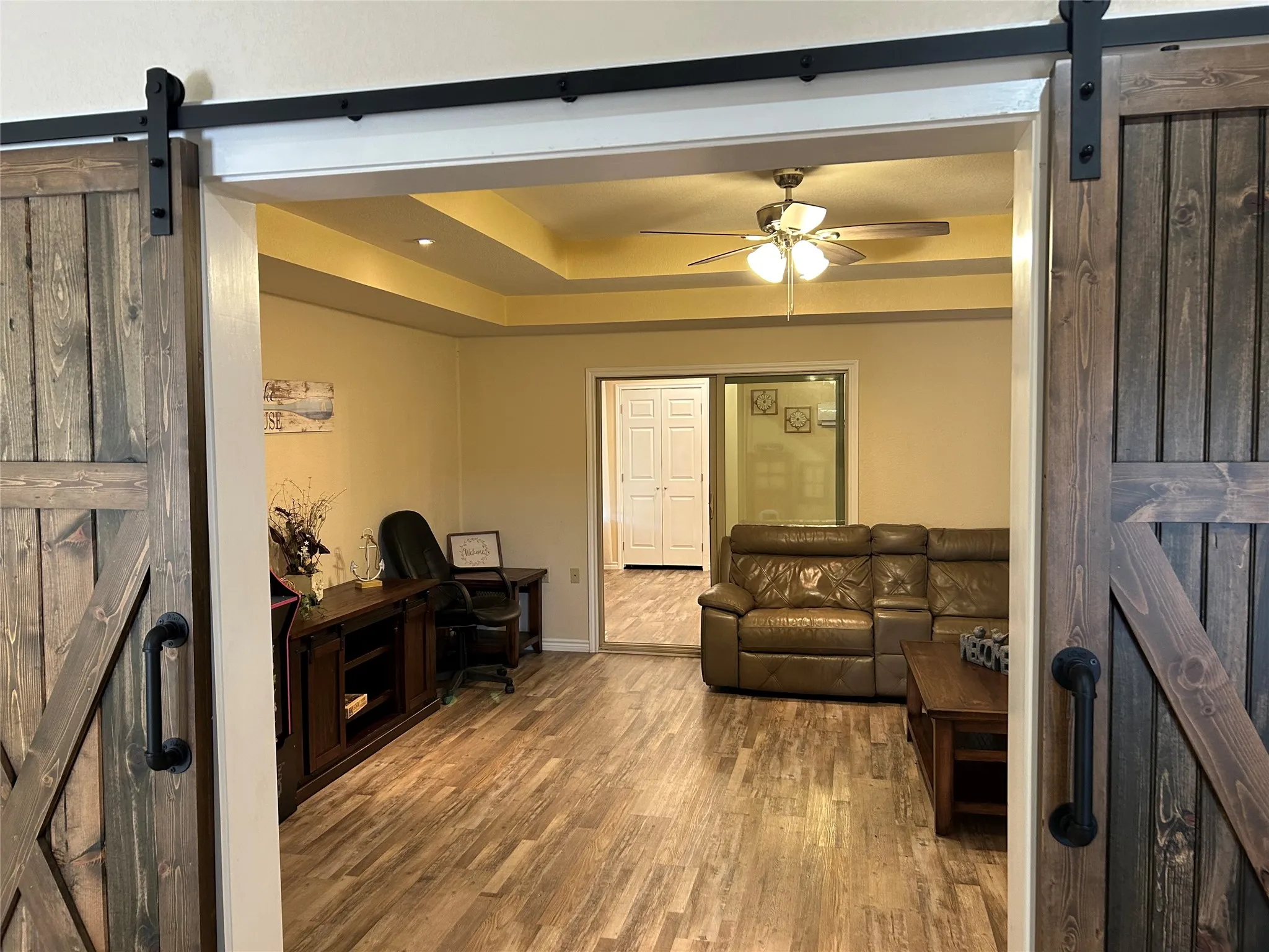 Single Family Residence For Sale in Hill County , 192 Fm 1713, Whitney, Texas 76692, 5 Bedroom, 3 Bathroom, 2 Garage spaces, 2,970 Sqft, built in 2004, mls#21384371, Real Estate Agent in Whitney, Homes For Sale in Hill county, Homes For Sale in Whitney, Realtor in Whitney Texas, Real Estate Brokerage Independent Realty Texas, Luminita Cordes Realtor