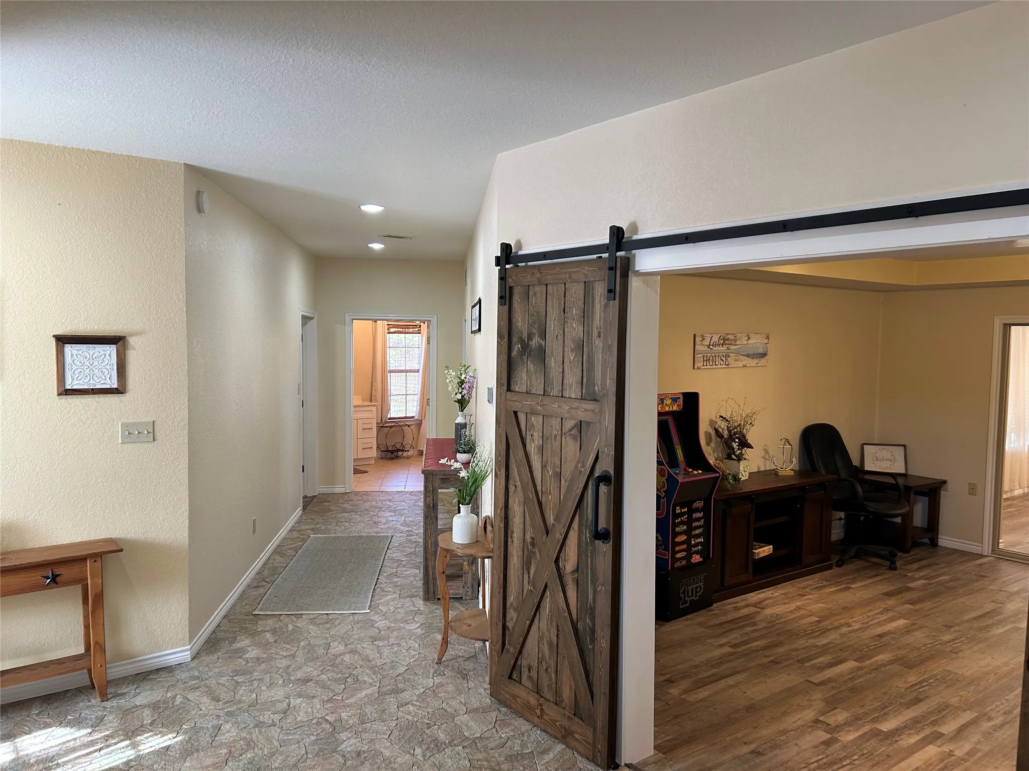 Single Family Residence For Sale in Hill County , 192 Fm 1713, Whitney, Texas 76692, 5 Bedroom, 3 Bathroom, 2 Garage spaces, 2,970 Sqft, built in 2004, mls#21384371, Real Estate Agent in Whitney, Homes For Sale in Hill county, Homes For Sale in Whitney, Realtor in Whitney Texas, Real Estate Brokerage Independent Realty Texas, Luminita Cordes Realtor