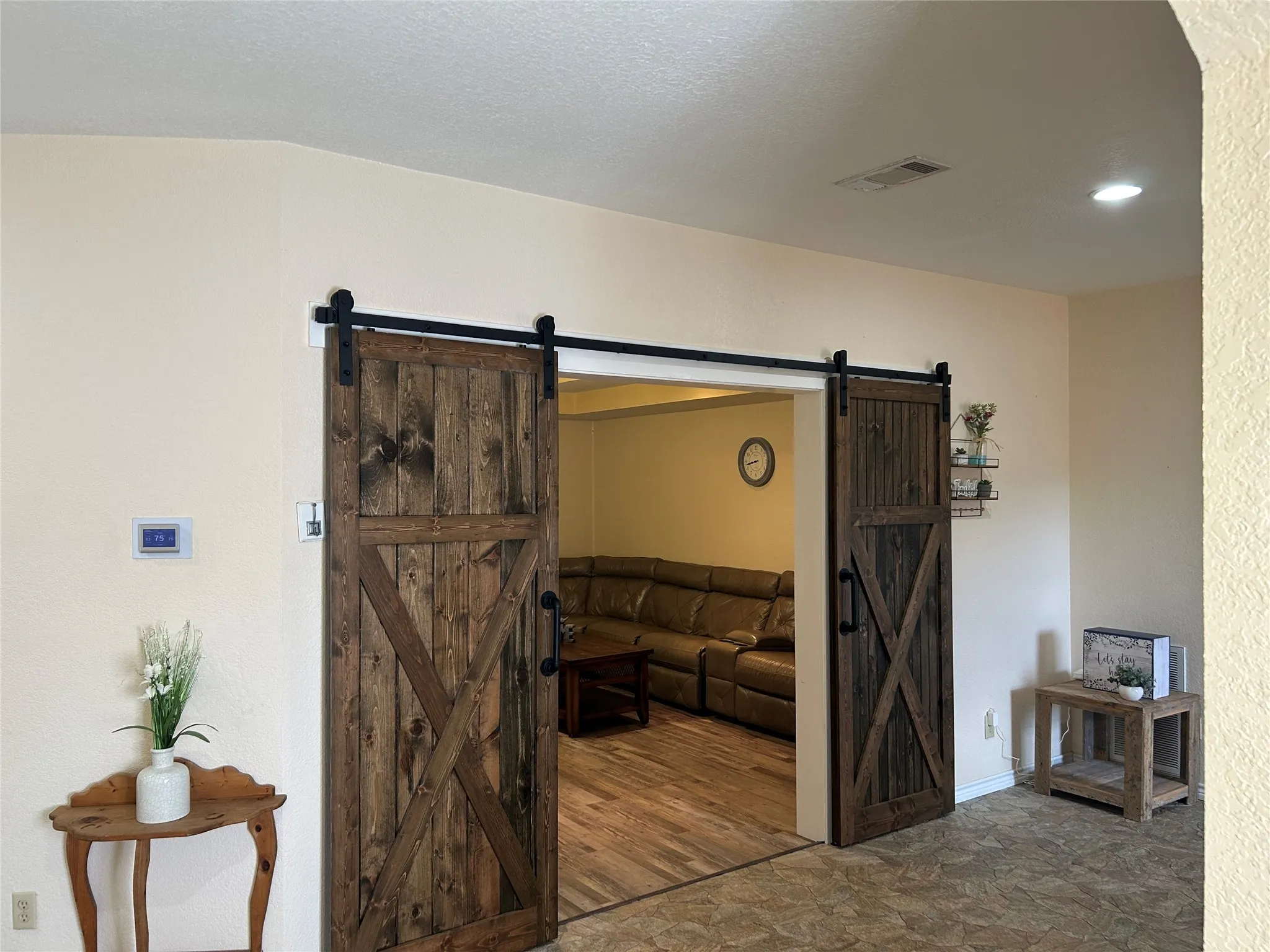Single Family Residence For Sale in Hill County , 192 Fm 1713, Whitney, Texas 76692, 5 Bedroom, 3 Bathroom, 2 Garage spaces, 2,970 Sqft, built in 2004, mls#21384371, Real Estate Agent in Whitney, Homes For Sale in Hill county, Homes For Sale in Whitney, Realtor in Whitney Texas, Real Estate Brokerage Independent Realty Texas, Luminita Cordes Realtor