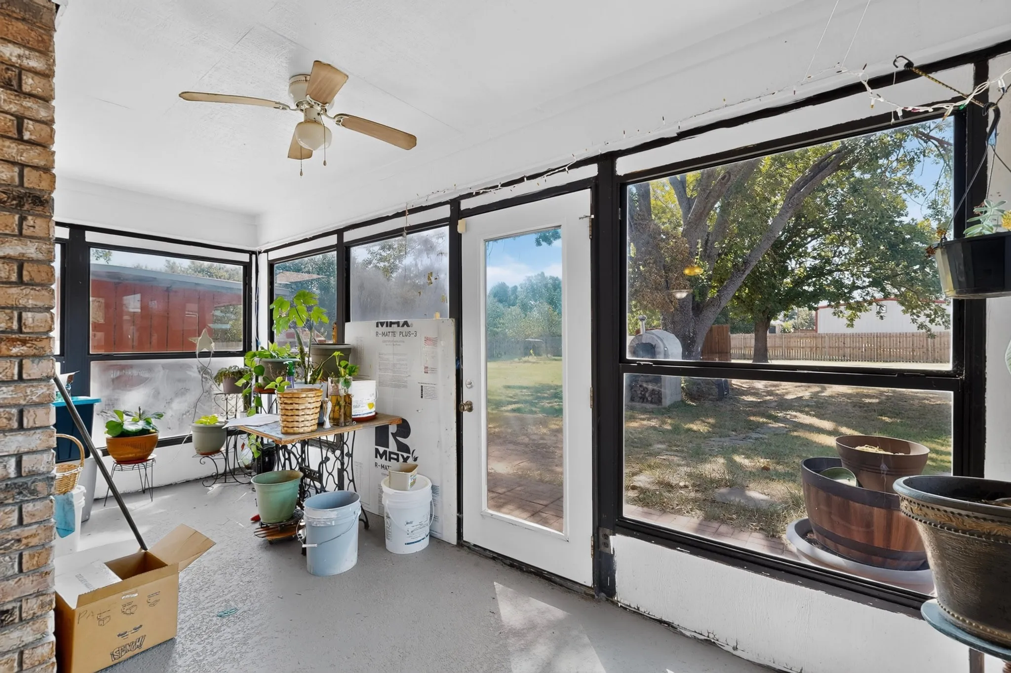 Single Family Residence For Sale in Hood County , 613 Overhill Road, Granbury, Texas 76048, 3 Bedroom, 2 Bathroom, 2 Garage spaces, 1,535 Sqft, built in 1988, mls#21383076, Real Estate Agent in Granbury, Homes For Sale in Hood county, Homes For Sale in Granbury, Realtor in Granbury Texas, Real Estate Brokerage Independent Realty Texas, Luminita Cordes Realtor