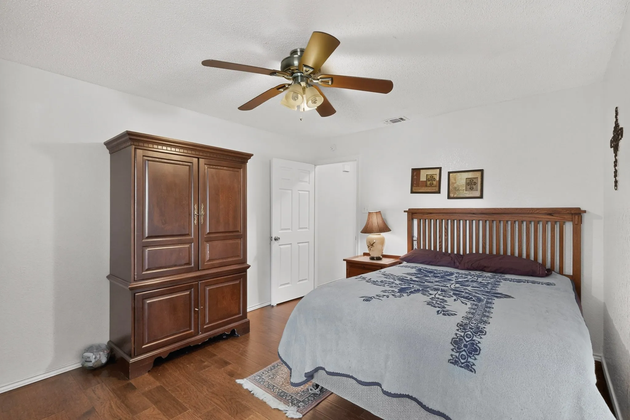 Single Family Residence For Sale in Hood County , 613 Overhill Road, Granbury, Texas 76048, 3 Bedroom, 2 Bathroom, 2 Garage spaces, 1,535 Sqft, built in 1988, mls#21383076, Real Estate Agent in Granbury, Homes For Sale in Hood county, Homes For Sale in Granbury, Realtor in Granbury Texas, Real Estate Brokerage Independent Realty Texas, Luminita Cordes Realtor