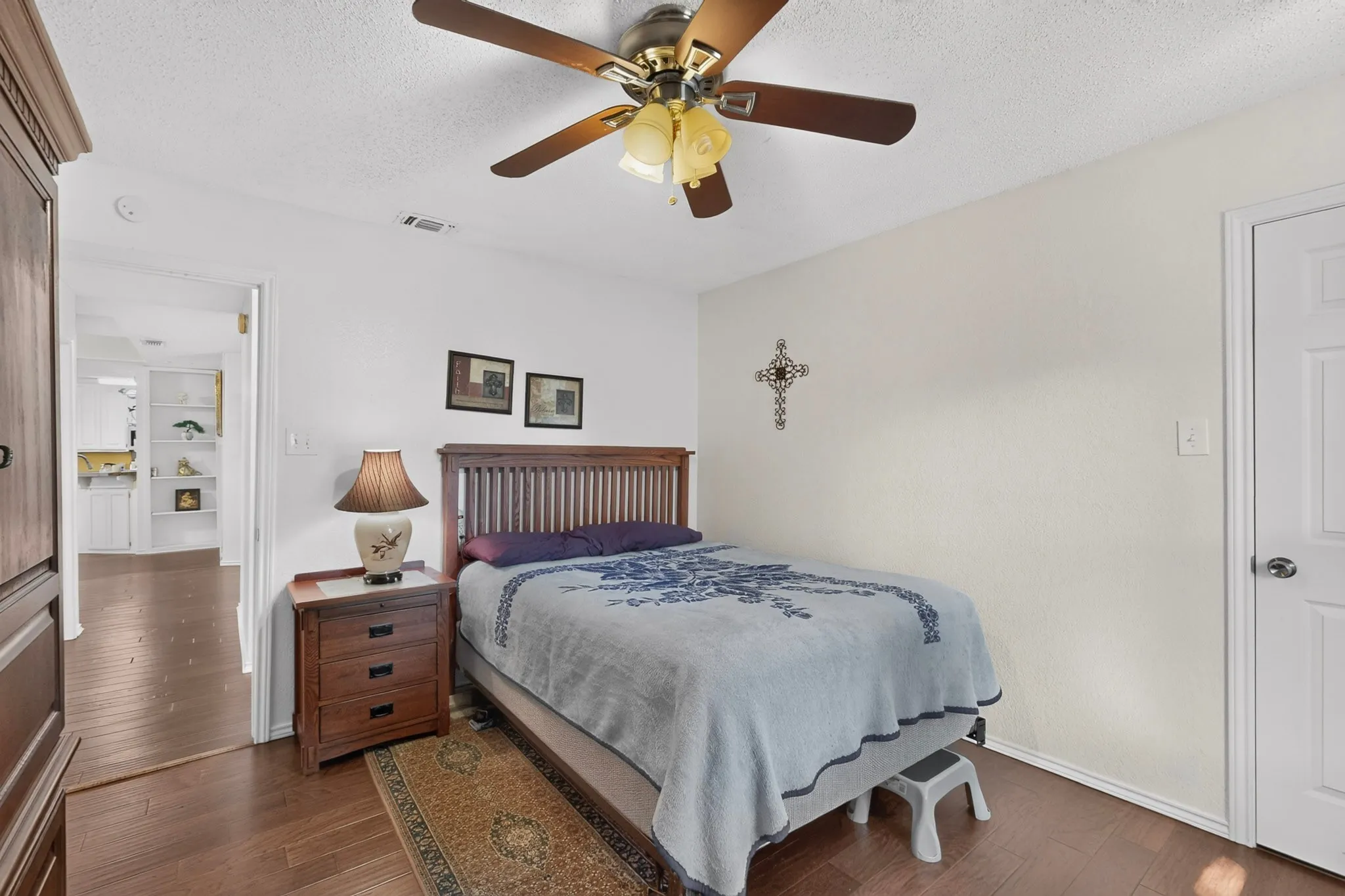 Single Family Residence For Sale in Hood County , 613 Overhill Road, Granbury, Texas 76048, 3 Bedroom, 2 Bathroom, 2 Garage spaces, 1,535 Sqft, built in 1988, mls#21383076, Real Estate Agent in Granbury, Homes For Sale in Hood county, Homes For Sale in Granbury, Realtor in Granbury Texas, Real Estate Brokerage Independent Realty Texas, Luminita Cordes Realtor