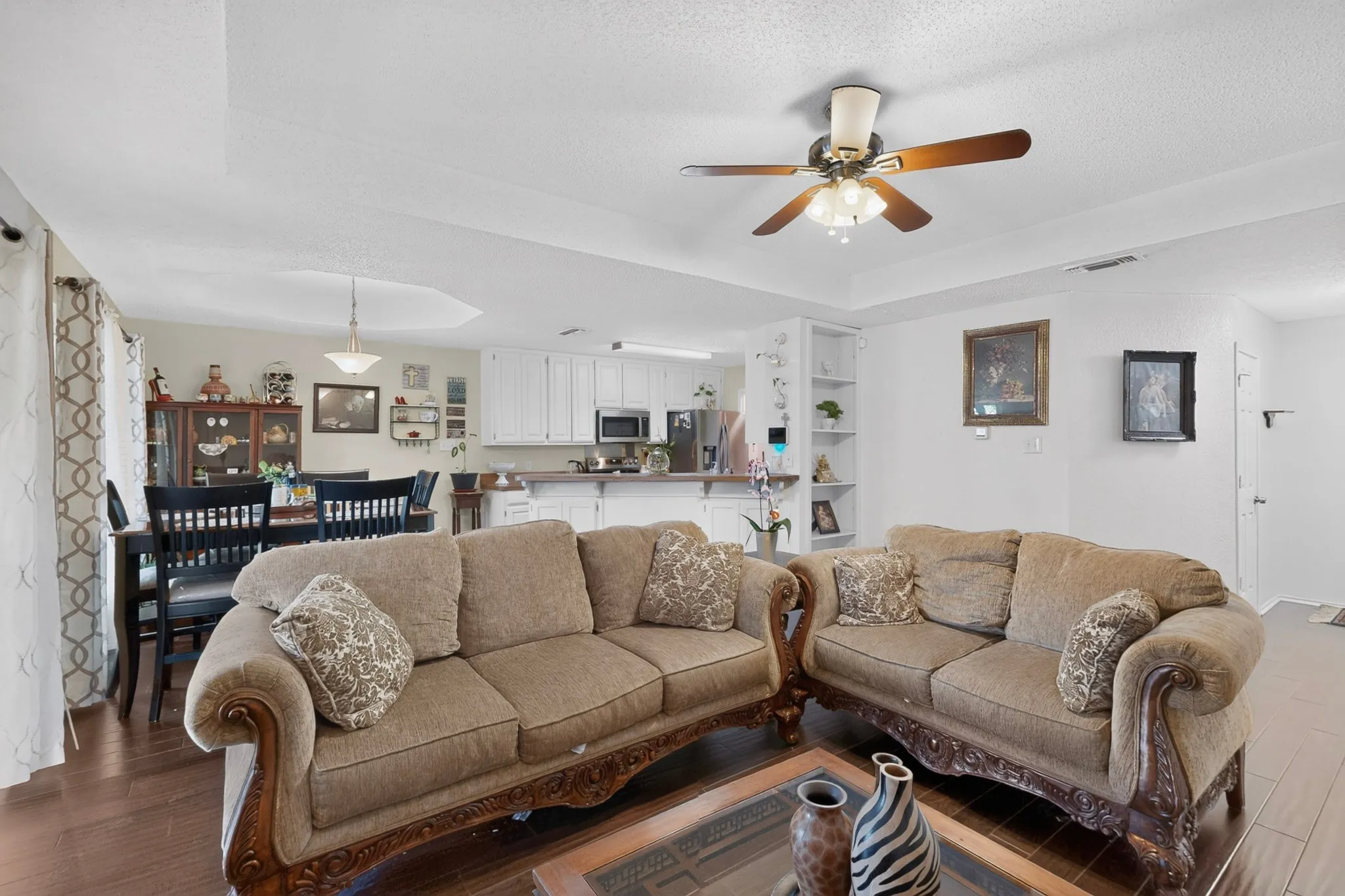 Single Family Residence For Sale in Hood County , 613 Overhill Road, Granbury, Texas 76048, 3 Bedroom, 2 Bathroom, 2 Garage spaces, 1,535 Sqft, built in 1988, mls#21383076, Real Estate Agent in Granbury, Homes For Sale in Hood county, Homes For Sale in Granbury, Realtor in Granbury Texas, Real Estate Brokerage Independent Realty Texas, Luminita Cordes Realtor
