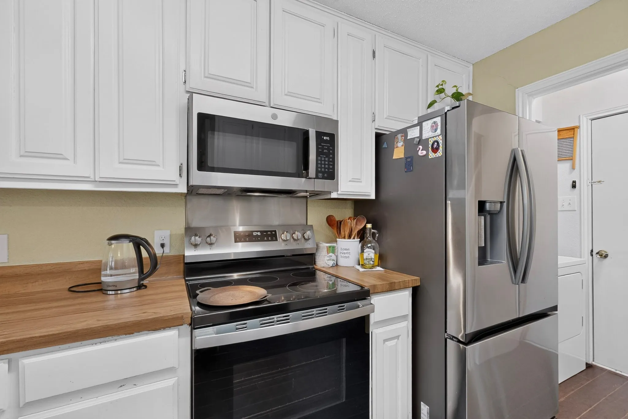 Single Family Residence For Sale in Hood County , 613 Overhill Road, Granbury, Texas 76048, 3 Bedroom, 2 Bathroom, 2 Garage spaces, 1,535 Sqft, built in 1988, mls#21383076, Real Estate Agent in Granbury, Homes For Sale in Hood county, Homes For Sale in Granbury, Realtor in Granbury Texas, Real Estate Brokerage Independent Realty Texas, Luminita Cordes Realtor