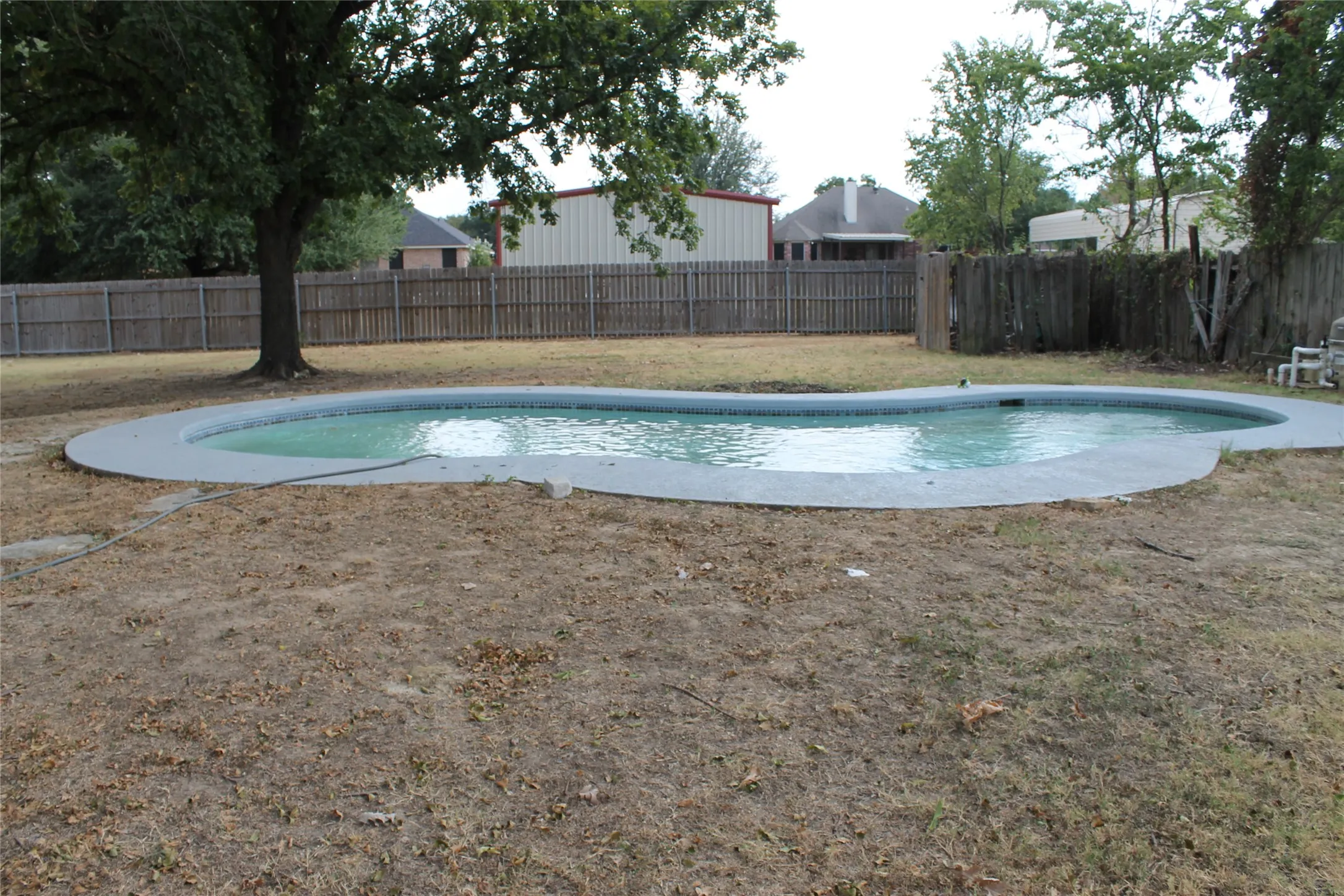 Single Family Residence For Sale in Hood County , 613 Overhill Road, Granbury, Texas 76048, 3 Bedroom, 2 Bathroom, 2 Garage spaces, 1,535 Sqft, built in 1988, mls#21383076, Real Estate Agent in Granbury, Homes For Sale in Hood county, Homes For Sale in Granbury, Realtor in Granbury Texas, Real Estate Brokerage Independent Realty Texas, Luminita Cordes Realtor