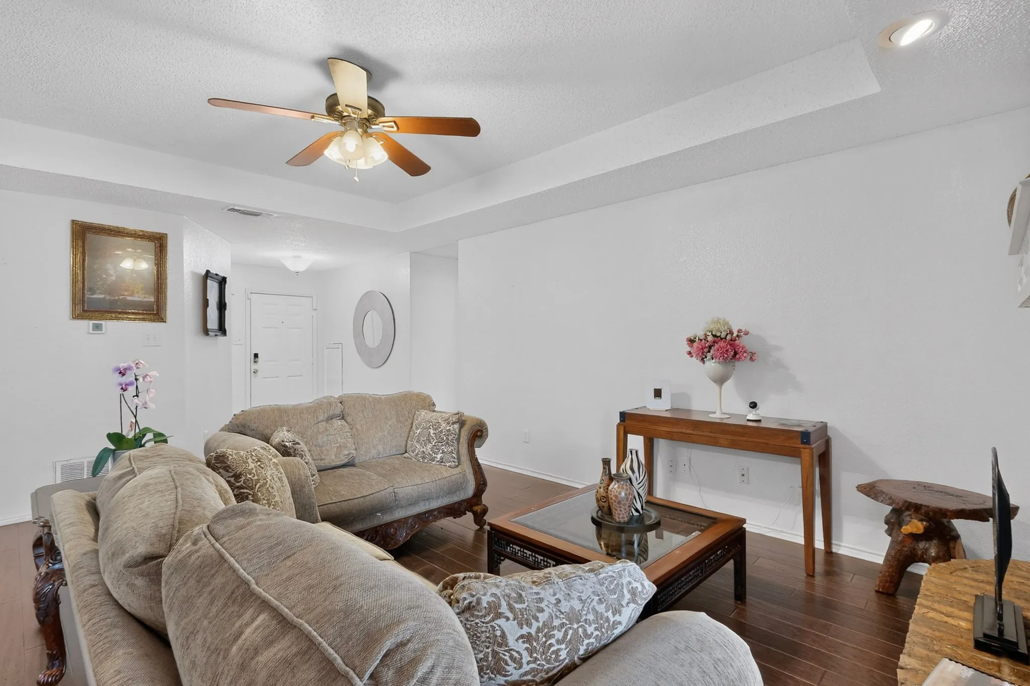 Single Family Residence For Sale in Hood County , 613 Overhill Road, Granbury, Texas 76048, 3 Bedroom, 2 Bathroom, 2 Garage spaces, 1,535 Sqft, built in 1988, mls#21383076, Real Estate Agent in Granbury, Homes For Sale in Hood county, Homes For Sale in Granbury, Realtor in Granbury Texas, Real Estate Brokerage Independent Realty Texas, Luminita Cordes Realtor