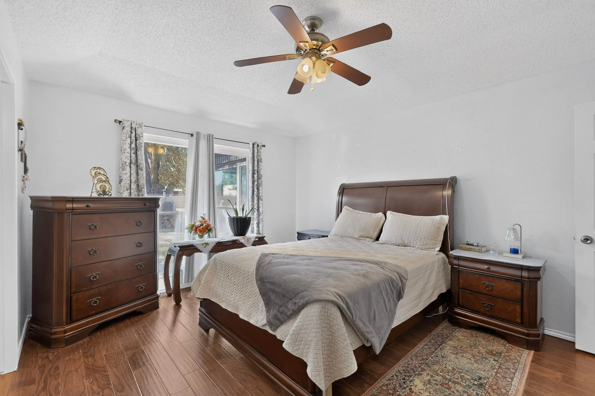 Single Family Residence For Sale in Hood County , 613 Overhill Road, Granbury, Texas 76048, 3 Bedroom, 2 Bathroom, 2 Garage spaces, 1,535 Sqft, built in 1988, mls#21383076, Real Estate Agent in Granbury, Homes For Sale in Hood county, Homes For Sale in Granbury, Realtor in Granbury Texas, Real Estate Brokerage Independent Realty Texas, Luminita Cordes Realtor
