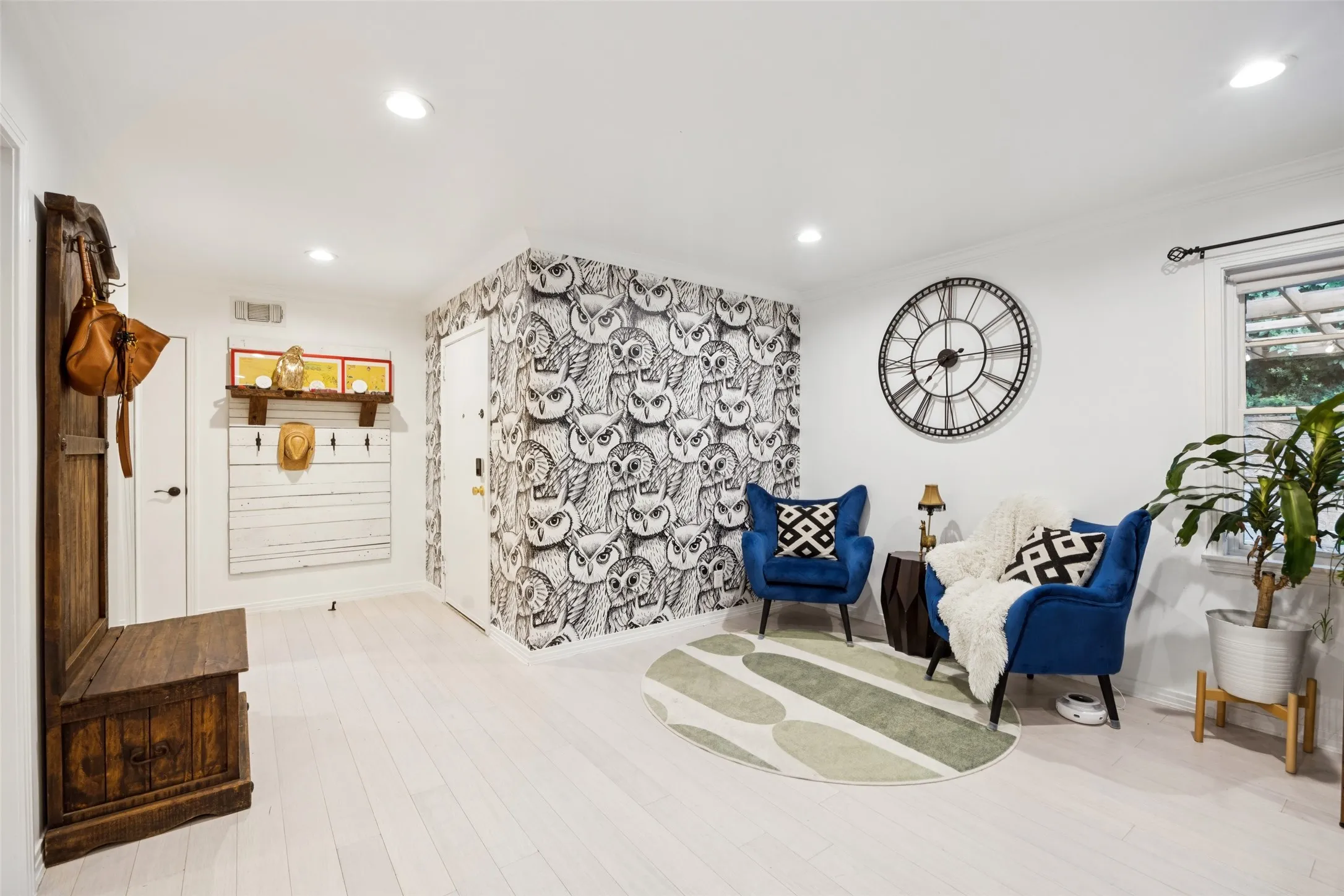 Single Family Residence For Sale in Dallas County , 1657 Nob Hill Road, Dallas, Texas 75208, 4 Bedroom, 2 Bathroom, 2 Garage spaces, 2,330 Sqft, built in 1954, mls#21384424, Real Estate Agent in Dallas, Homes For Sale in Dallas county, Homes For Sale in Dallas, Realtor in Dallas Texas, Real Estate Brokerage Independent Realty Texas, Luminita Cordes Realtor