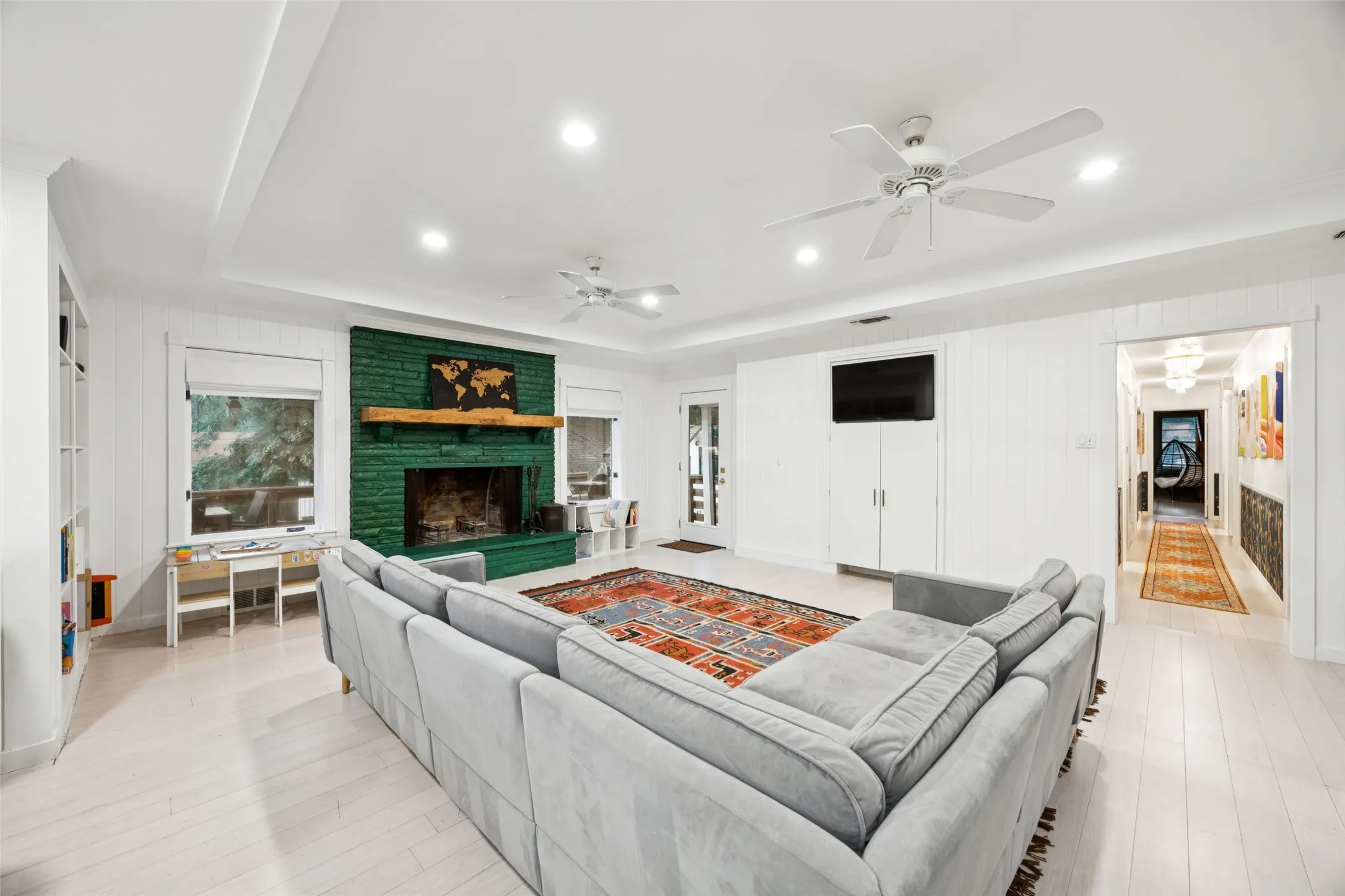 Single Family Residence For Sale in Dallas County , 1657 Nob Hill Road, Dallas, Texas 75208, 4 Bedroom, 2 Bathroom, 2 Garage spaces, 2,330 Sqft, built in 1954, mls#21384424, Real Estate Agent in Dallas, Homes For Sale in Dallas county, Homes For Sale in Dallas, Realtor in Dallas Texas, Real Estate Brokerage Independent Realty Texas, Luminita Cordes Realtor