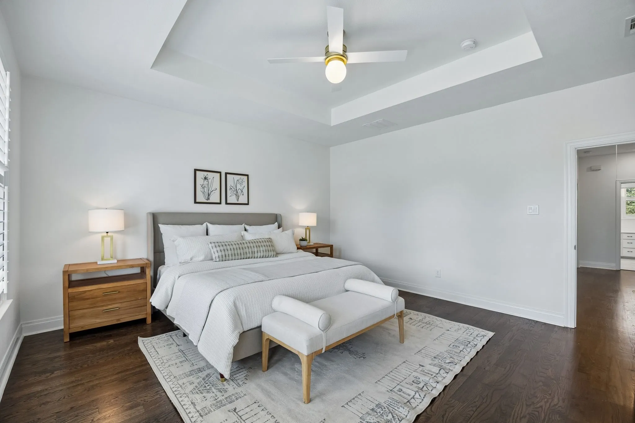 Single Family Residence For Sale in Dallas County , 5202 Miller Avenue, Dallas, Texas 75206, 3 Bedroom, 3 Bathroom, 2 Garage spaces, 2,882 Sqft, built in 2009, mls#21384051, Real Estate Agent in Dallas, Homes For Sale in Dallas county, Homes For Sale in Dallas, Realtor in Dallas Texas, Real Estate Brokerage Independent Realty Texas, Luminita Cordes Realtor