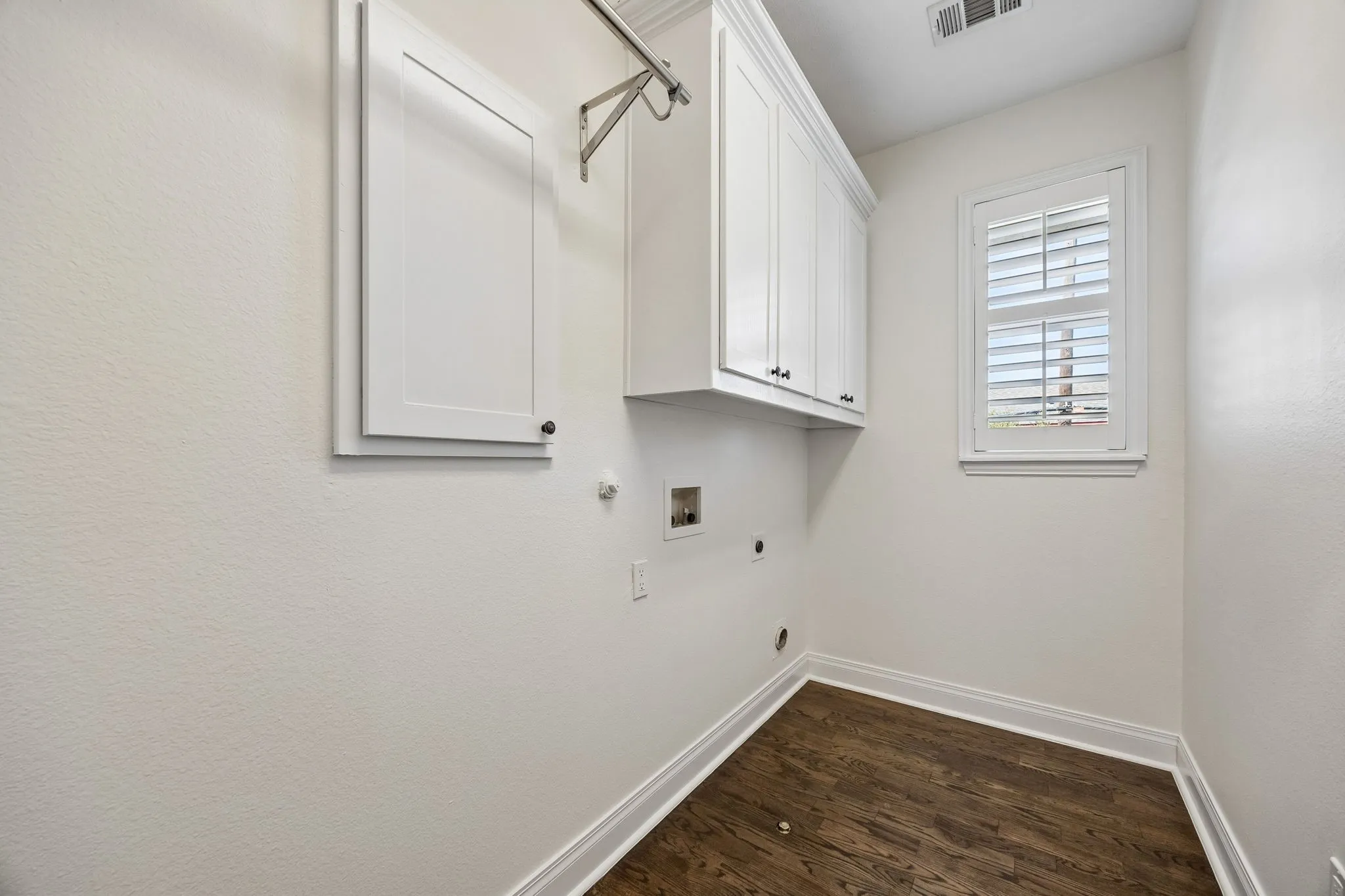 Single Family Residence For Sale in Dallas County , 5202 Miller Avenue, Dallas, Texas 75206, 3 Bedroom, 3 Bathroom, 2 Garage spaces, 2,882 Sqft, built in 2009, mls#21384051, Real Estate Agent in Dallas, Homes For Sale in Dallas county, Homes For Sale in Dallas, Realtor in Dallas Texas, Real Estate Brokerage Independent Realty Texas, Luminita Cordes Realtor