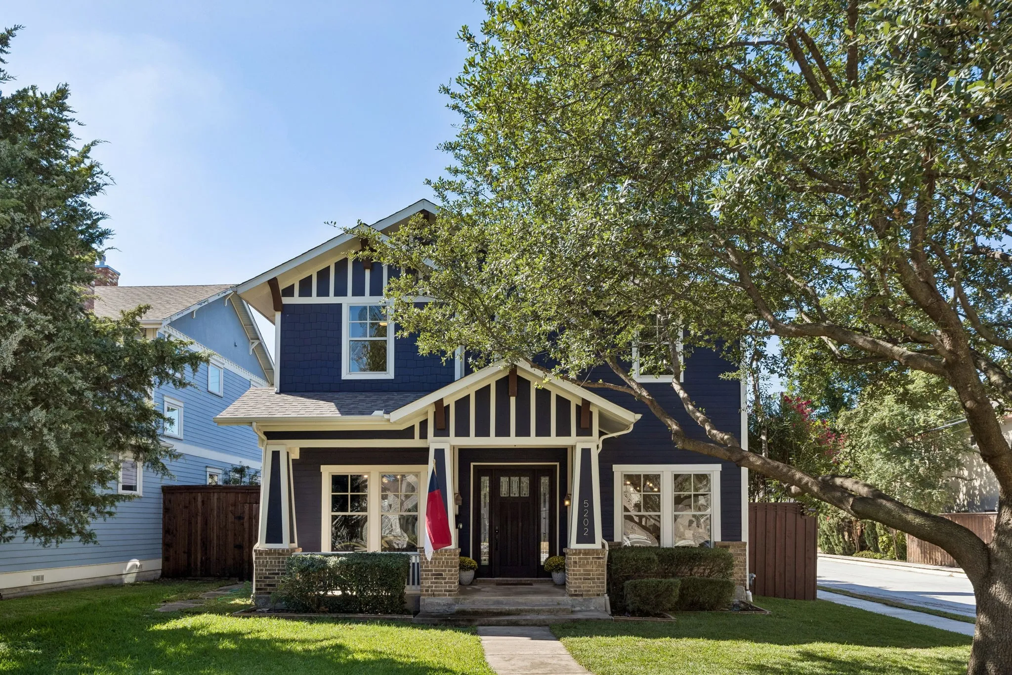 Single Family Residence For Sale in Dallas County , 5202 Miller Avenue, Dallas, Texas 75206, 3 Bedroom, 3 Bathroom, 2 Garage spaces, 2,882 Sqft, built in 2009, mls#21384051, Real Estate Agent in Dallas, Homes For Sale in Dallas county, Homes For Sale in Dallas, Realtor in Dallas Texas, Real Estate Brokerage Independent Realty Texas, Luminita Cordes Realtor