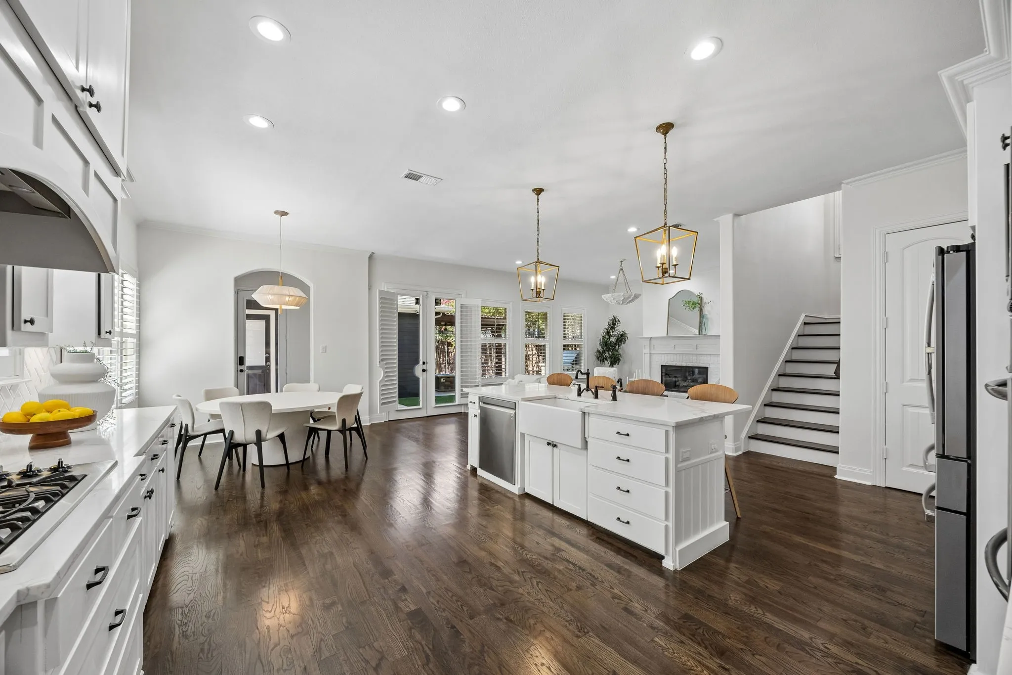 Single Family Residence For Sale in Dallas County , 5202 Miller Avenue, Dallas, Texas 75206, 3 Bedroom, 3 Bathroom, 2 Garage spaces, 2,882 Sqft, built in 2009, mls#21384051, Real Estate Agent in Dallas, Homes For Sale in Dallas county, Homes For Sale in Dallas, Realtor in Dallas Texas, Real Estate Brokerage Independent Realty Texas, Luminita Cordes Realtor