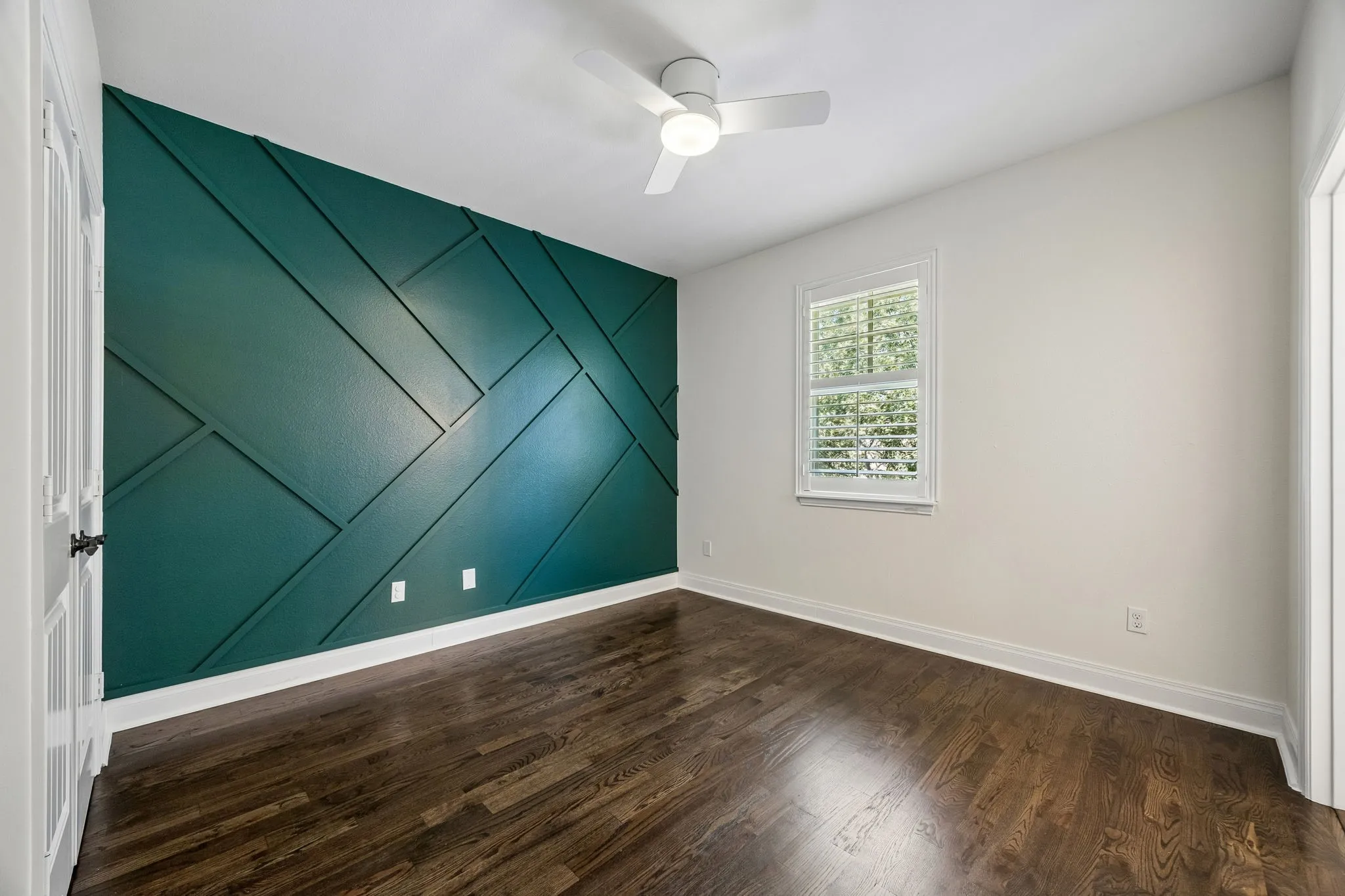 Single Family Residence For Sale in Dallas County , 5202 Miller Avenue, Dallas, Texas 75206, 3 Bedroom, 3 Bathroom, 2 Garage spaces, 2,882 Sqft, built in 2009, mls#21384051, Real Estate Agent in Dallas, Homes For Sale in Dallas county, Homes For Sale in Dallas, Realtor in Dallas Texas, Real Estate Brokerage Independent Realty Texas, Luminita Cordes Realtor