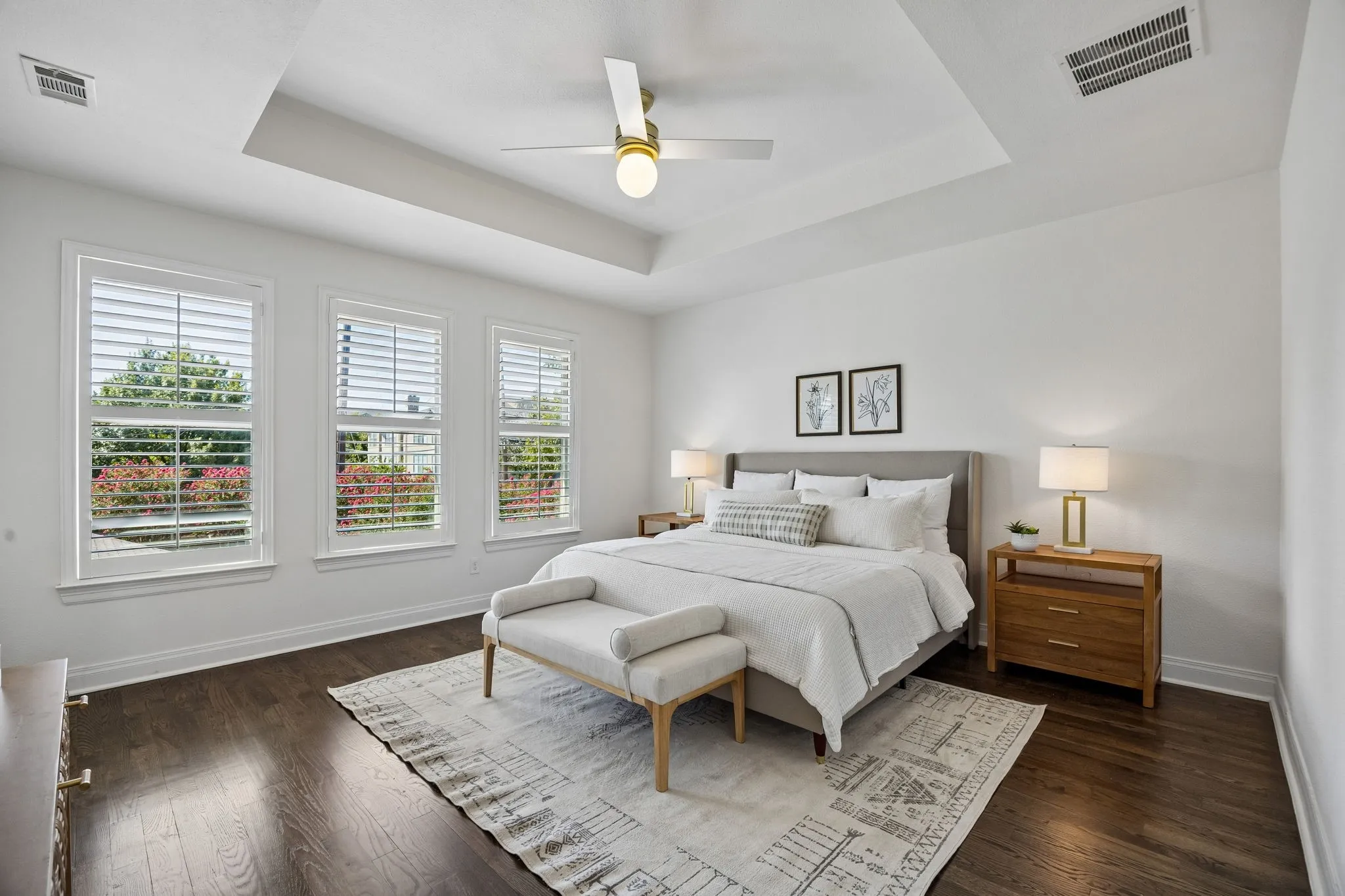 Single Family Residence For Sale in Dallas County , 5202 Miller Avenue, Dallas, Texas 75206, 3 Bedroom, 3 Bathroom, 2 Garage spaces, 2,882 Sqft, built in 2009, mls#21384051, Real Estate Agent in Dallas, Homes For Sale in Dallas county, Homes For Sale in Dallas, Realtor in Dallas Texas, Real Estate Brokerage Independent Realty Texas, Luminita Cordes Realtor