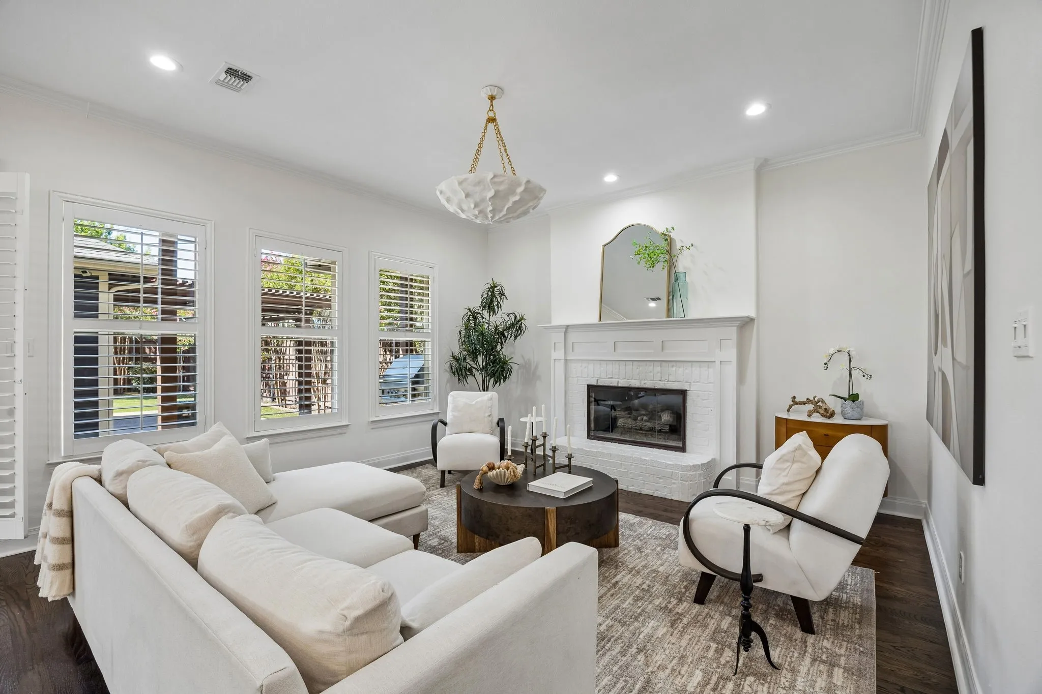 Single Family Residence For Sale in Dallas County , 5202 Miller Avenue, Dallas, Texas 75206, 3 Bedroom, 3 Bathroom, 2 Garage spaces, 2,882 Sqft, built in 2009, mls#21384051, Real Estate Agent in Dallas, Homes For Sale in Dallas county, Homes For Sale in Dallas, Realtor in Dallas Texas, Real Estate Brokerage Independent Realty Texas, Luminita Cordes Realtor