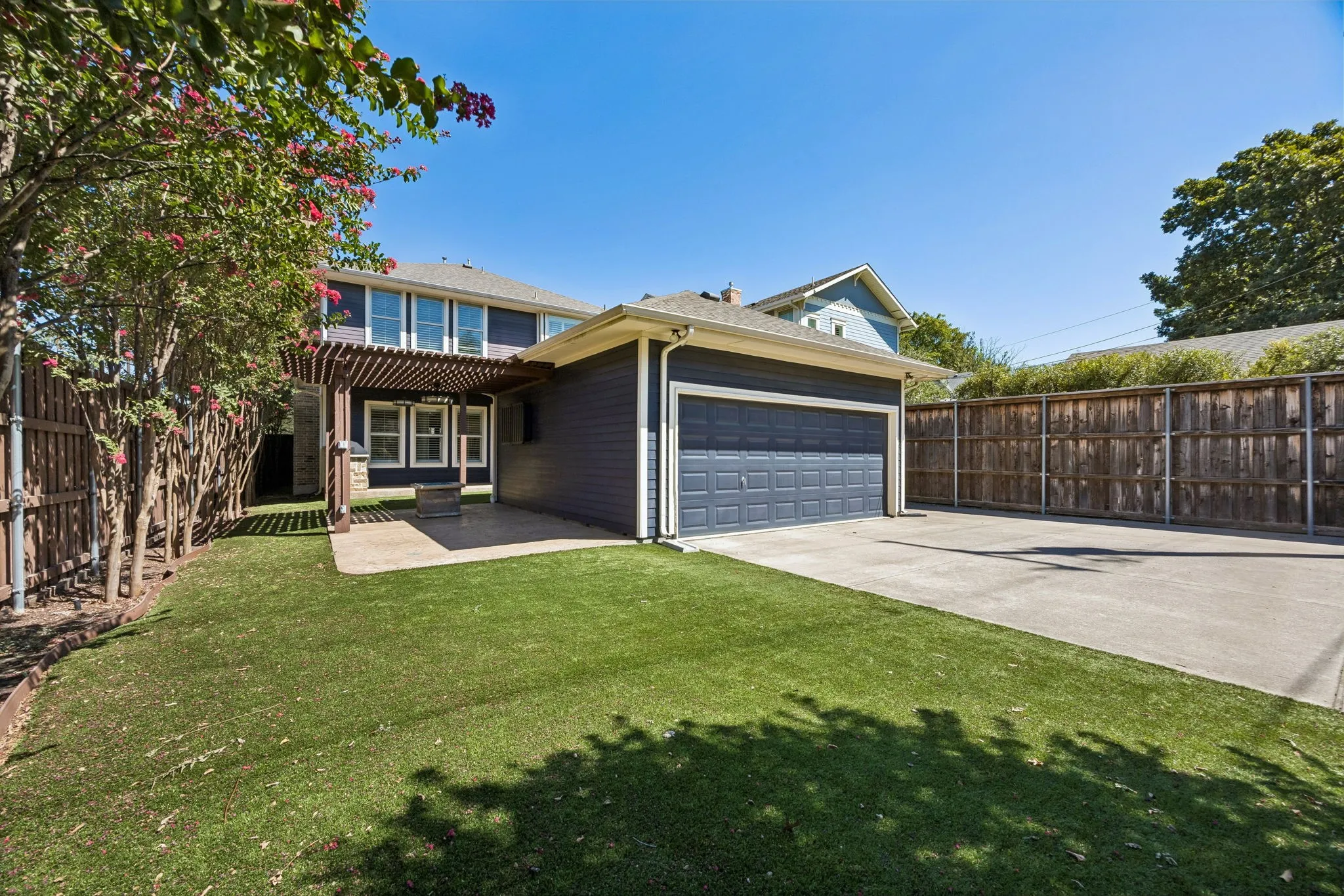 Single Family Residence For Sale in Dallas County , 5202 Miller Avenue, Dallas, Texas 75206, 3 Bedroom, 3 Bathroom, 2 Garage spaces, 2,882 Sqft, built in 2009, mls#21384051, Real Estate Agent in Dallas, Homes For Sale in Dallas county, Homes For Sale in Dallas, Realtor in Dallas Texas, Real Estate Brokerage Independent Realty Texas, Luminita Cordes Realtor