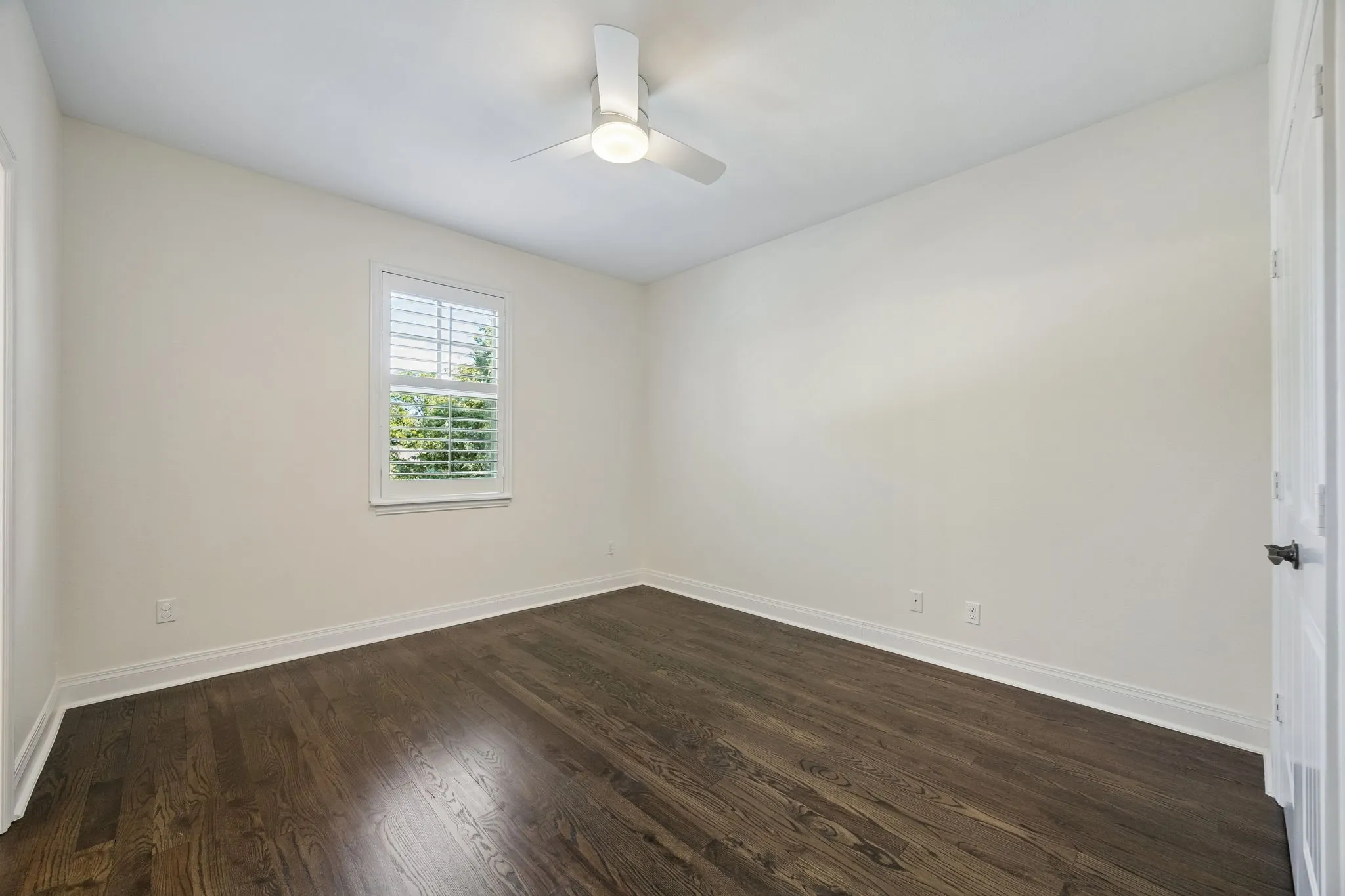 Single Family Residence For Sale in Dallas County , 5202 Miller Avenue, Dallas, Texas 75206, 3 Bedroom, 3 Bathroom, 2 Garage spaces, 2,882 Sqft, built in 2009, mls#21384051, Real Estate Agent in Dallas, Homes For Sale in Dallas county, Homes For Sale in Dallas, Realtor in Dallas Texas, Real Estate Brokerage Independent Realty Texas, Luminita Cordes Realtor