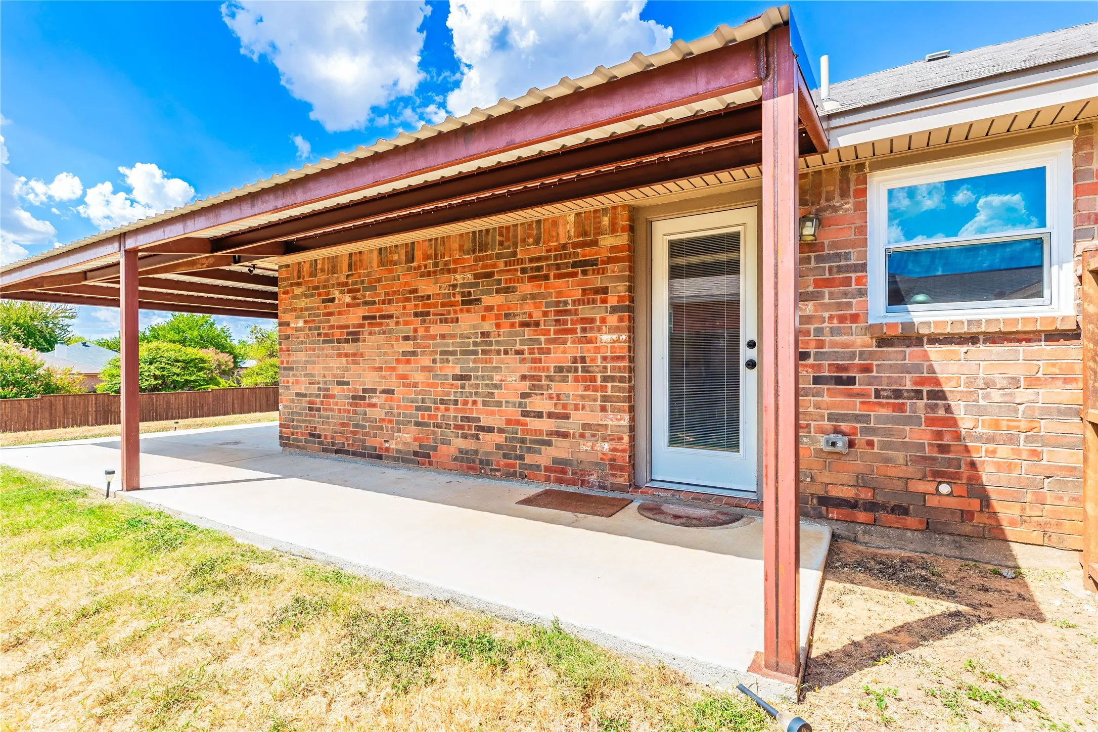 Single Family Residence For Sale in Parker County , 521 N Avenue E, Springtown, Texas 76082, 3 Bedroom, 2 Bathroom, 2 Garage spaces, 1,597 Sqft, built in 2002, mls#21384281, Real Estate Agent in Springtown, Homes For Sale in Parker county, Homes For Sale in Springtown, Realtor in Springtown Texas, Real Estate Brokerage Independent Realty Texas, Luminita Cordes Realtor