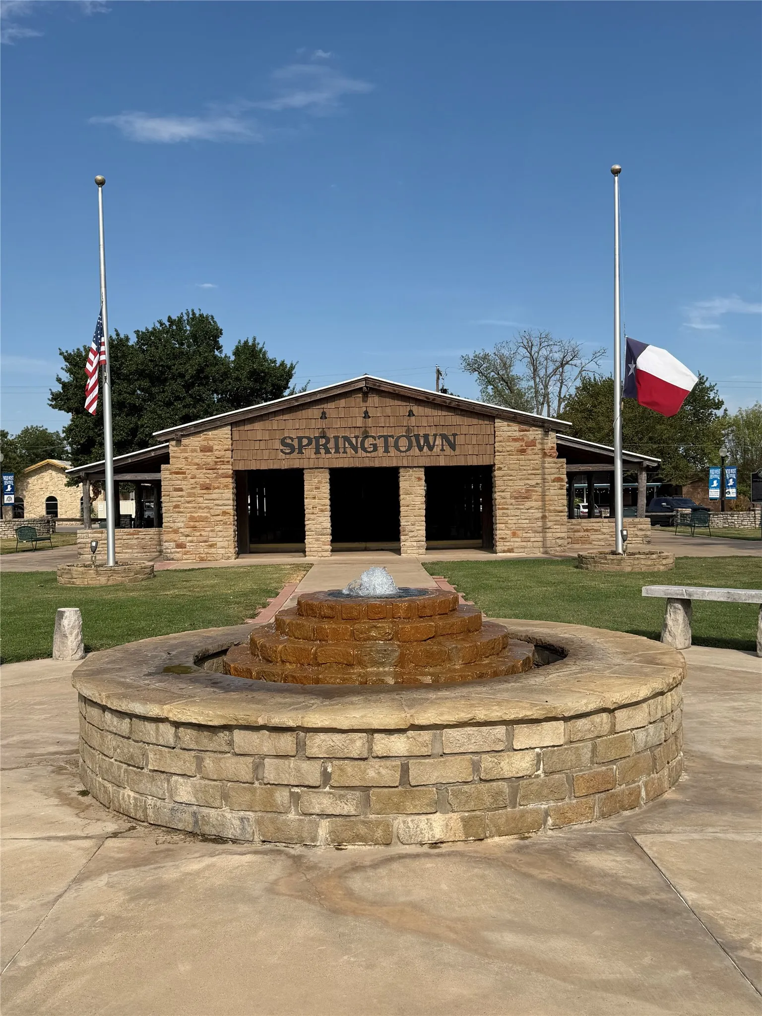 Single Family Residence For Sale in Parker County , 521 N Avenue E, Springtown, Texas 76082, 3 Bedroom, 2 Bathroom, 2 Garage spaces, 1,597 Sqft, built in 2002, mls#21384281, Real Estate Agent in Springtown, Homes For Sale in Parker county, Homes For Sale in Springtown, Realtor in Springtown Texas, Real Estate Brokerage Independent Realty Texas, Luminita Cordes Realtor