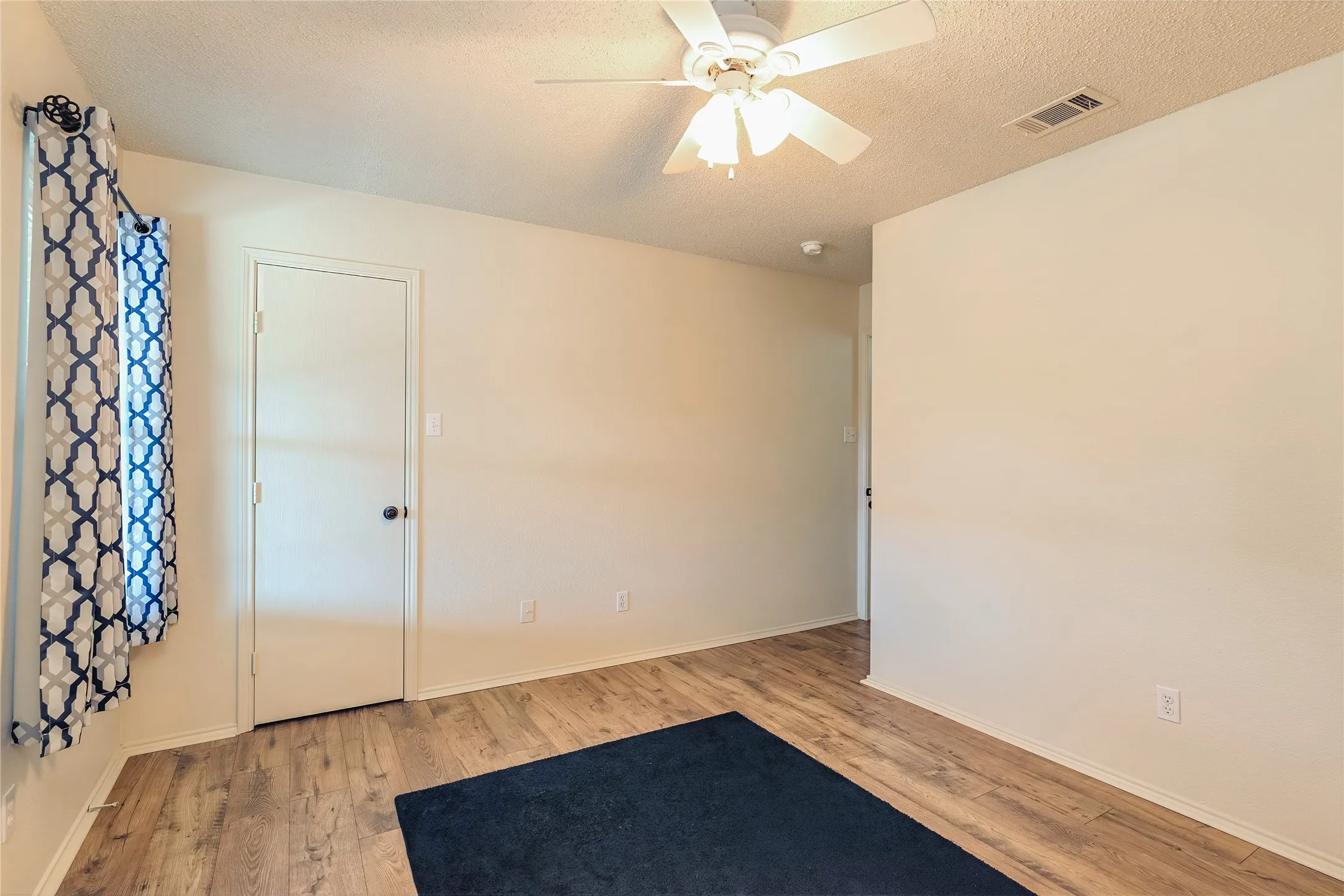 Single Family Residence For Sale in Parker County , 521 N Avenue E, Springtown, Texas 76082, 3 Bedroom, 2 Bathroom, 2 Garage spaces, 1,597 Sqft, built in 2002, mls#21384281, Real Estate Agent in Springtown, Homes For Sale in Parker county, Homes For Sale in Springtown, Realtor in Springtown Texas, Real Estate Brokerage Independent Realty Texas, Luminita Cordes Realtor