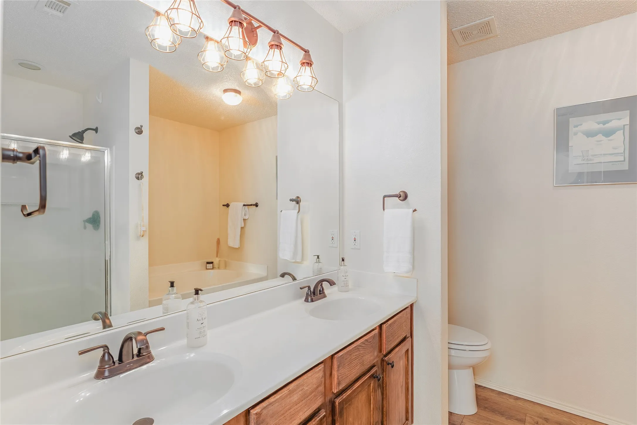 Single Family Residence For Sale in Parker County , 521 N Avenue E, Springtown, Texas 76082, 3 Bedroom, 2 Bathroom, 2 Garage spaces, 1,597 Sqft, built in 2002, mls#21384281, Real Estate Agent in Springtown, Homes For Sale in Parker county, Homes For Sale in Springtown, Realtor in Springtown Texas, Real Estate Brokerage Independent Realty Texas, Luminita Cordes Realtor