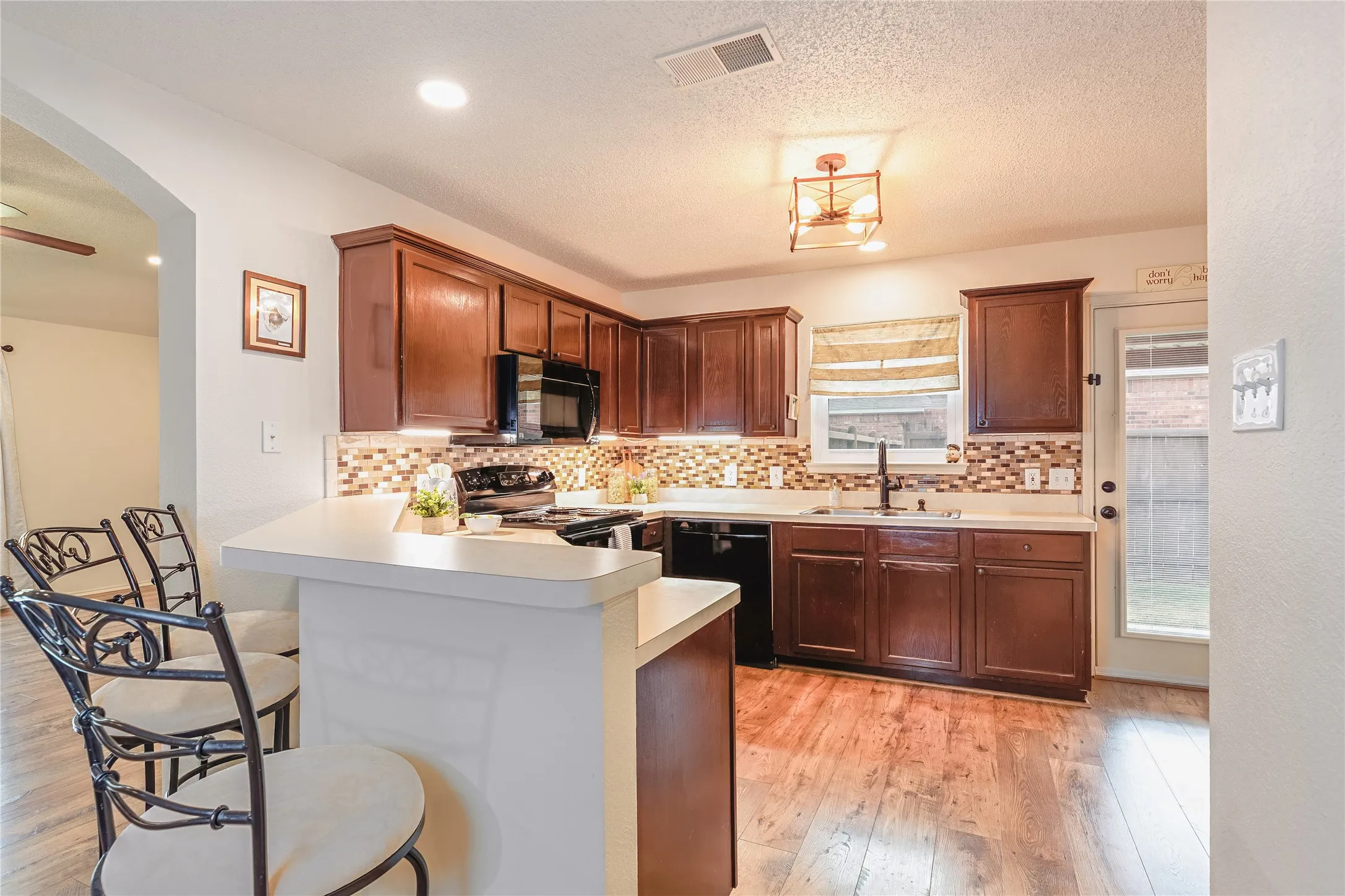 Single Family Residence For Sale in Parker County , 521 N Avenue E, Springtown, Texas 76082, 3 Bedroom, 2 Bathroom, 2 Garage spaces, 1,597 Sqft, built in 2002, mls#21384281, Real Estate Agent in Springtown, Homes For Sale in Parker county, Homes For Sale in Springtown, Realtor in Springtown Texas, Real Estate Brokerage Independent Realty Texas, Luminita Cordes Realtor
