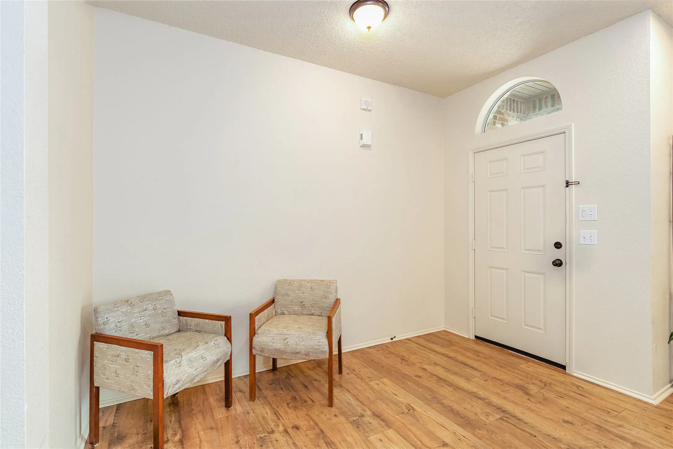 Single Family Residence For Sale in Parker County , 521 N Avenue E, Springtown, Texas 76082, 3 Bedroom, 2 Bathroom, 2 Garage spaces, 1,597 Sqft, built in 2002, mls#21384281, Real Estate Agent in Springtown, Homes For Sale in Parker county, Homes For Sale in Springtown, Realtor in Springtown Texas, Real Estate Brokerage Independent Realty Texas, Luminita Cordes Realtor