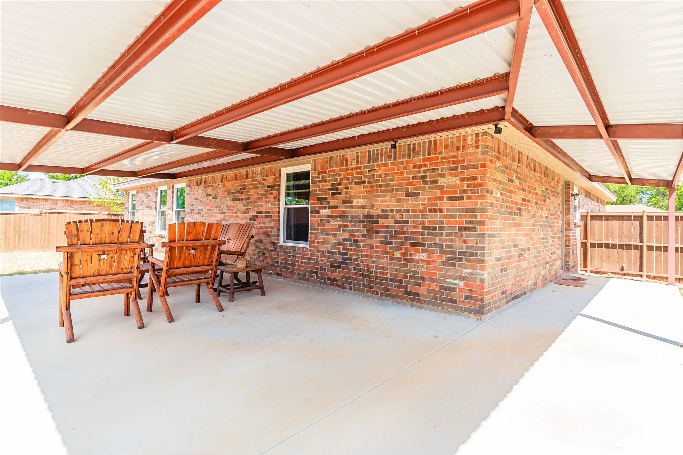 Single Family Residence For Sale in Parker County , 521 N Avenue E, Springtown, Texas 76082, 3 Bedroom, 2 Bathroom, 2 Garage spaces, 1,597 Sqft, built in 2002, mls#21384281, Real Estate Agent in Springtown, Homes For Sale in Parker county, Homes For Sale in Springtown, Realtor in Springtown Texas, Real Estate Brokerage Independent Realty Texas, Luminita Cordes Realtor