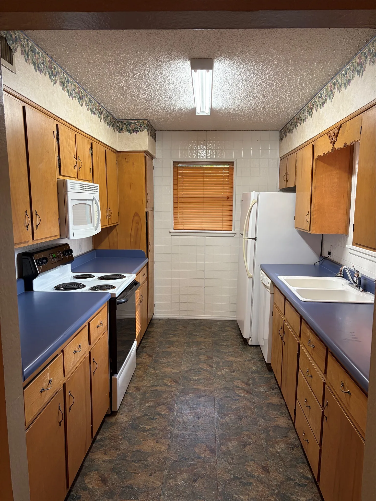Duplex For Rent in Taylor County , 3325 S 15th Street, Abilene, Texas 79605, 2 Bedroom, 2 Bathroom, Garage spaces, 1,261 Sqft, built in 1971, mls#21384440, Real Estate Agent in Abilene, Homes For Rent in Taylor county, Homes For Rent in Abilene, Realtor in Abilene Texas, Real Estate Brokerage Independent Realty Texas, Luminita Cordes Realtor