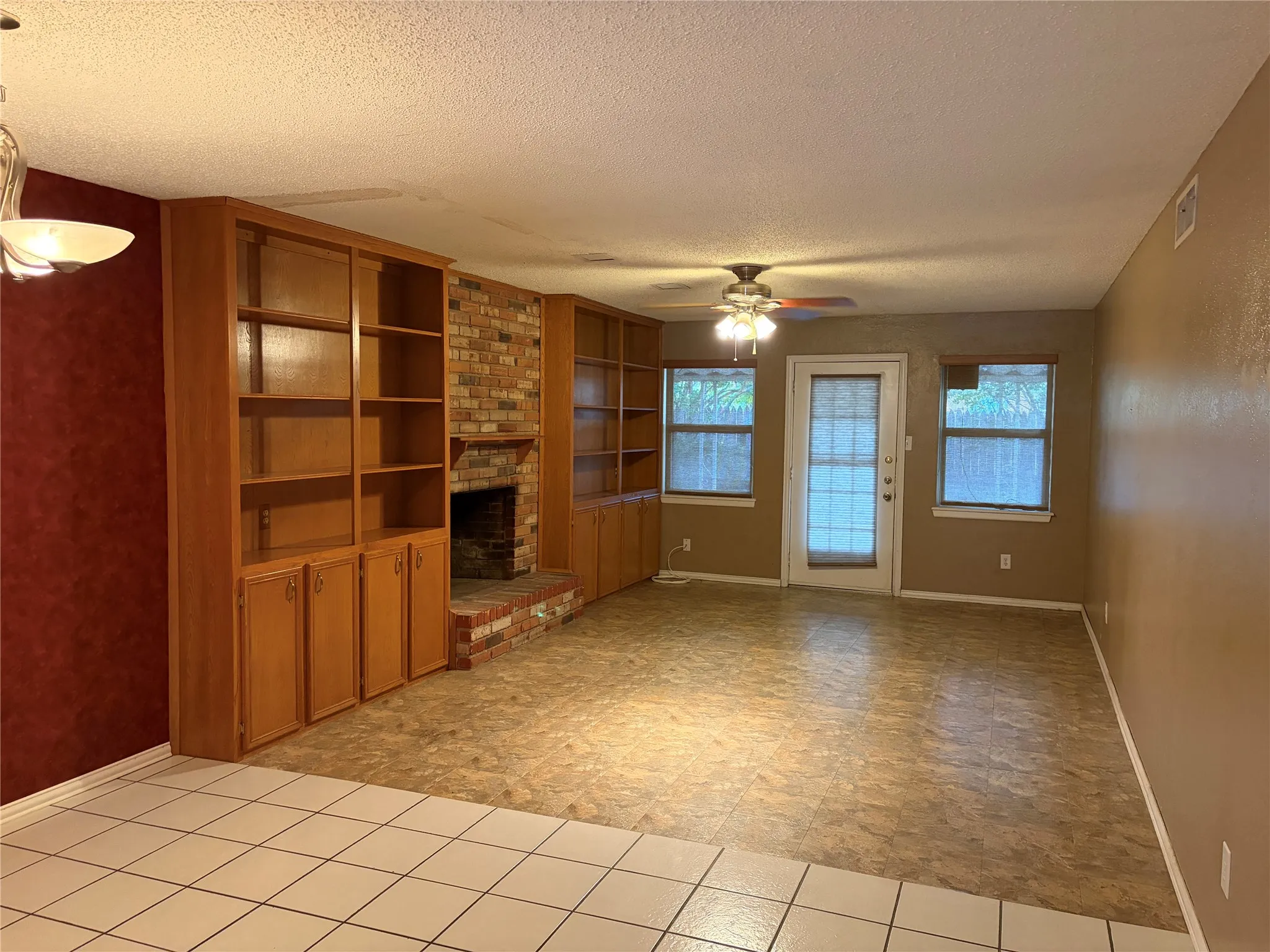 Duplex For Rent in Taylor County , 3325 S 15th Street, Abilene, Texas 79605, 2 Bedroom, 2 Bathroom, Garage spaces, 1,261 Sqft, built in 1971, mls#21384440, Real Estate Agent in Abilene, Homes For Rent in Taylor county, Homes For Rent in Abilene, Realtor in Abilene Texas, Real Estate Brokerage Independent Realty Texas, Luminita Cordes Realtor