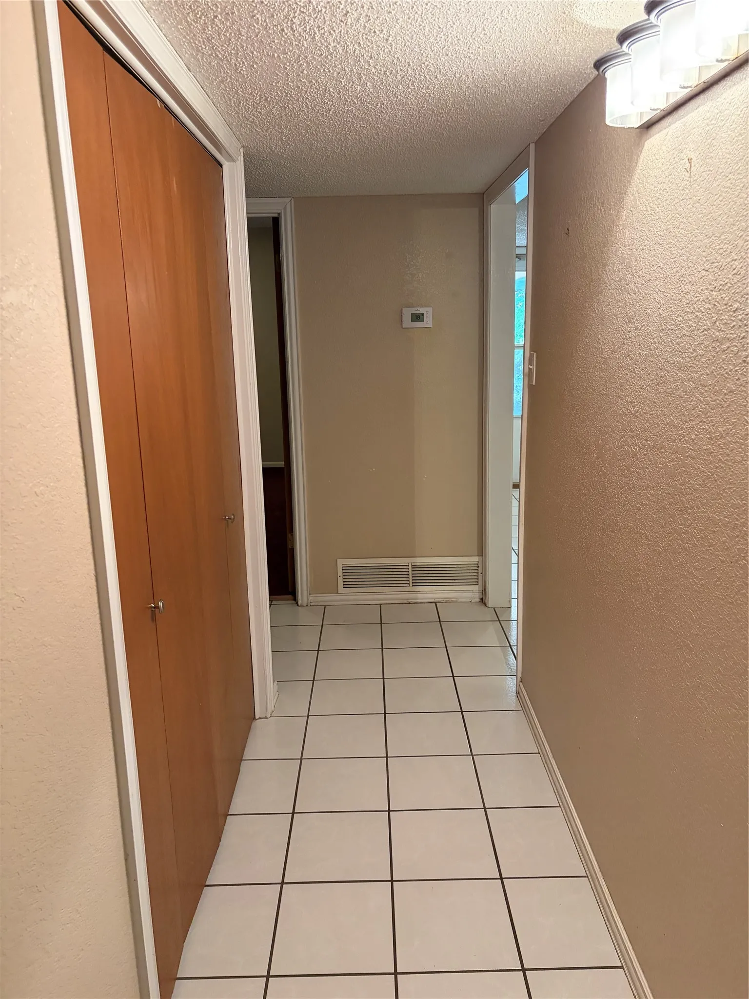 Duplex For Rent in Taylor County , 3325 S 15th Street, Abilene, Texas 79605, 2 Bedroom, 2 Bathroom, Garage spaces, 1,261 Sqft, built in 1971, mls#21384440, Real Estate Agent in Abilene, Homes For Rent in Taylor county, Homes For Rent in Abilene, Realtor in Abilene Texas, Real Estate Brokerage Independent Realty Texas, Luminita Cordes Realtor