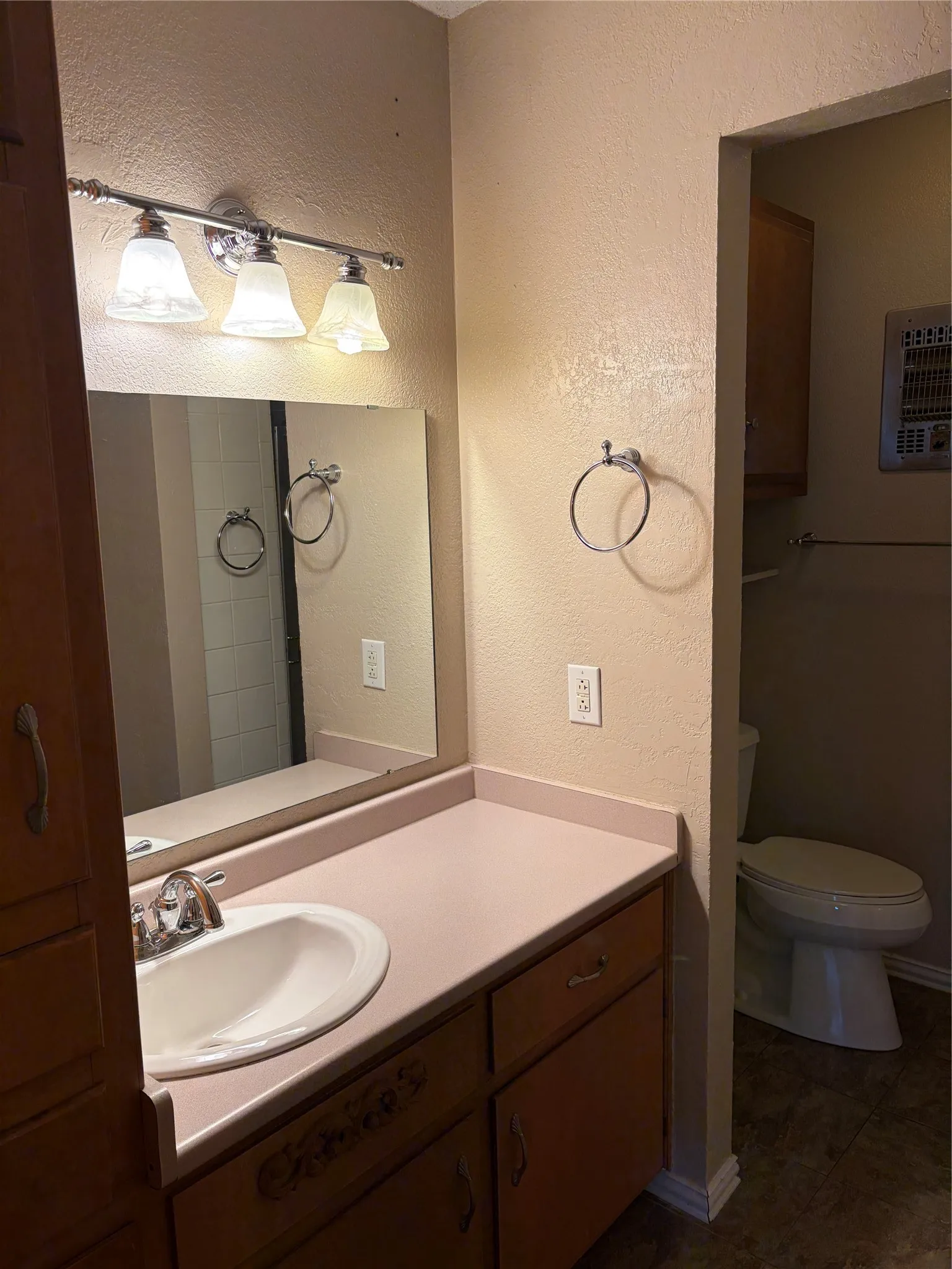 Duplex For Rent in Taylor County , 3325 S 15th Street, Abilene, Texas 79605, 2 Bedroom, 2 Bathroom, Garage spaces, 1,261 Sqft, built in 1971, mls#21384440, Real Estate Agent in Abilene, Homes For Rent in Taylor county, Homes For Rent in Abilene, Realtor in Abilene Texas, Real Estate Brokerage Independent Realty Texas, Luminita Cordes Realtor