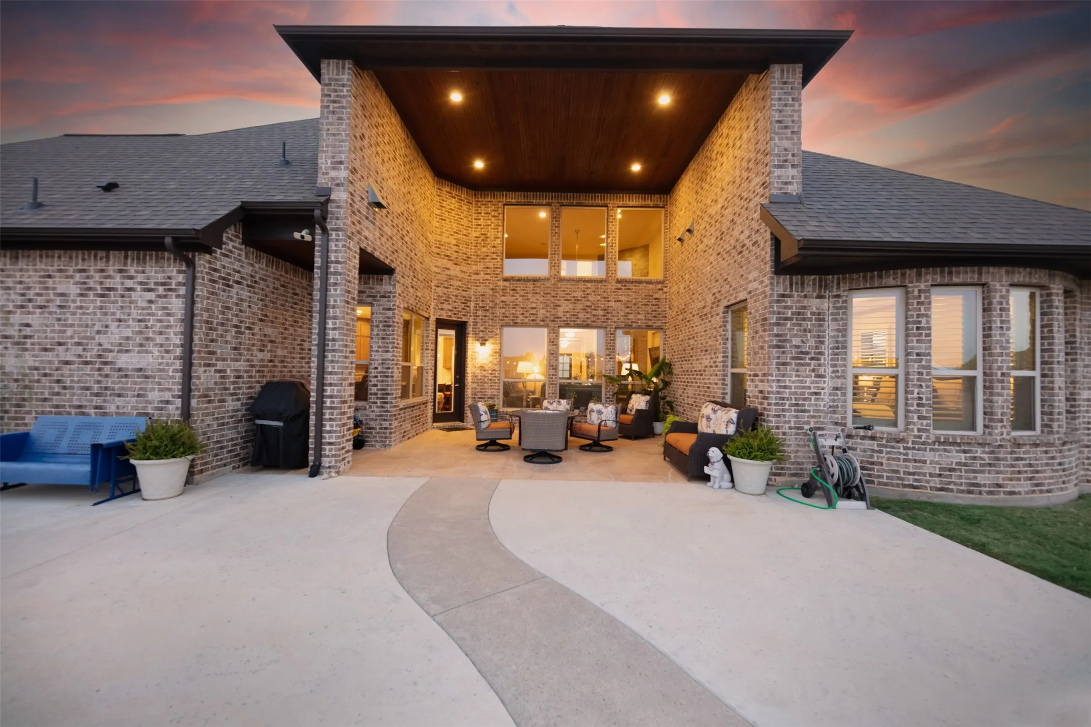 Single Family Residence For Sale in Denton County , 9411 Tay Lane, Justin, Texas 76247, 5 Bedroom, 7 Bathroom, 3 Garage spaces, 5,083 Sqft, built in 2015, mls#21380087, Real Estate Agent in Justin, Homes For Sale in Denton county, Homes For Sale in Justin, Realtor in Justin Texas, Real Estate Brokerage Independent Realty Texas, Luminita Cordes Realtor