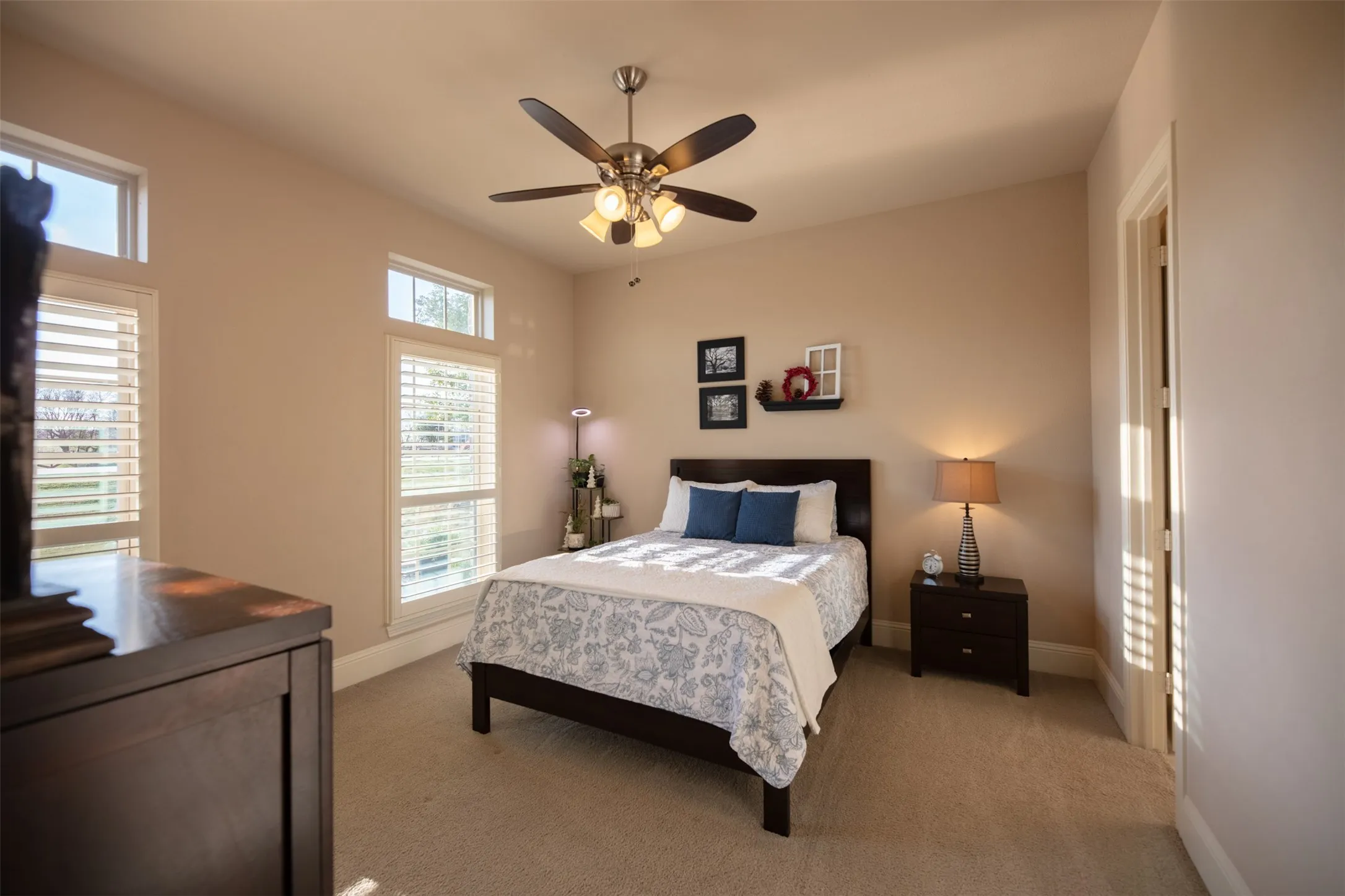 Single Family Residence For Sale in Denton County , 9411 Tay Lane, Justin, Texas 76247, 5 Bedroom, 7 Bathroom, 3 Garage spaces, 5,083 Sqft, built in 2015, mls#21380087, Real Estate Agent in Justin, Homes For Sale in Denton county, Homes For Sale in Justin, Realtor in Justin Texas, Real Estate Brokerage Independent Realty Texas, Luminita Cordes Realtor