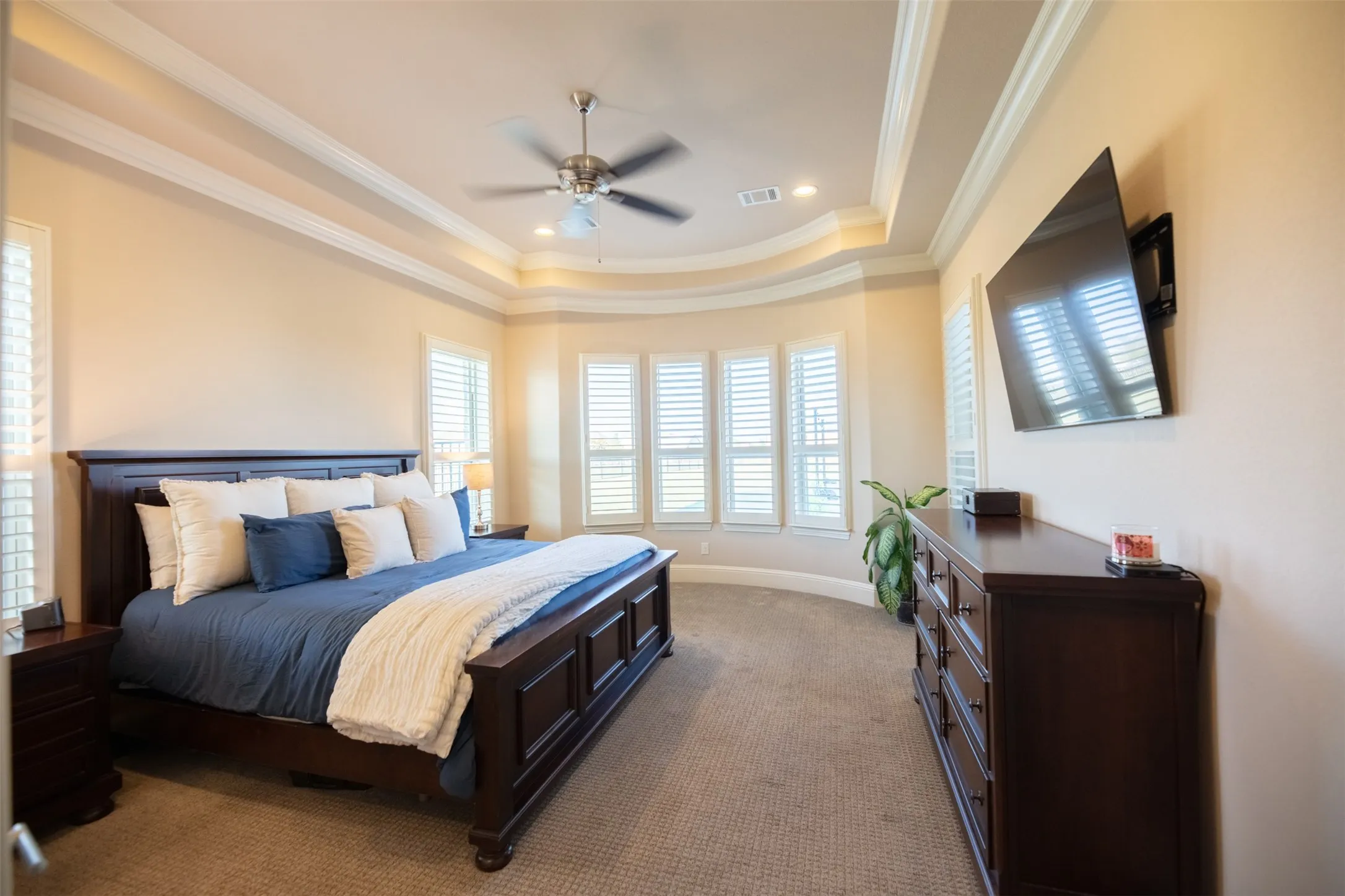 Single Family Residence For Sale in Denton County , 9411 Tay Lane, Justin, Texas 76247, 5 Bedroom, 7 Bathroom, 3 Garage spaces, 5,083 Sqft, built in 2015, mls#21380087, Real Estate Agent in Justin, Homes For Sale in Denton county, Homes For Sale in Justin, Realtor in Justin Texas, Real Estate Brokerage Independent Realty Texas, Luminita Cordes Realtor