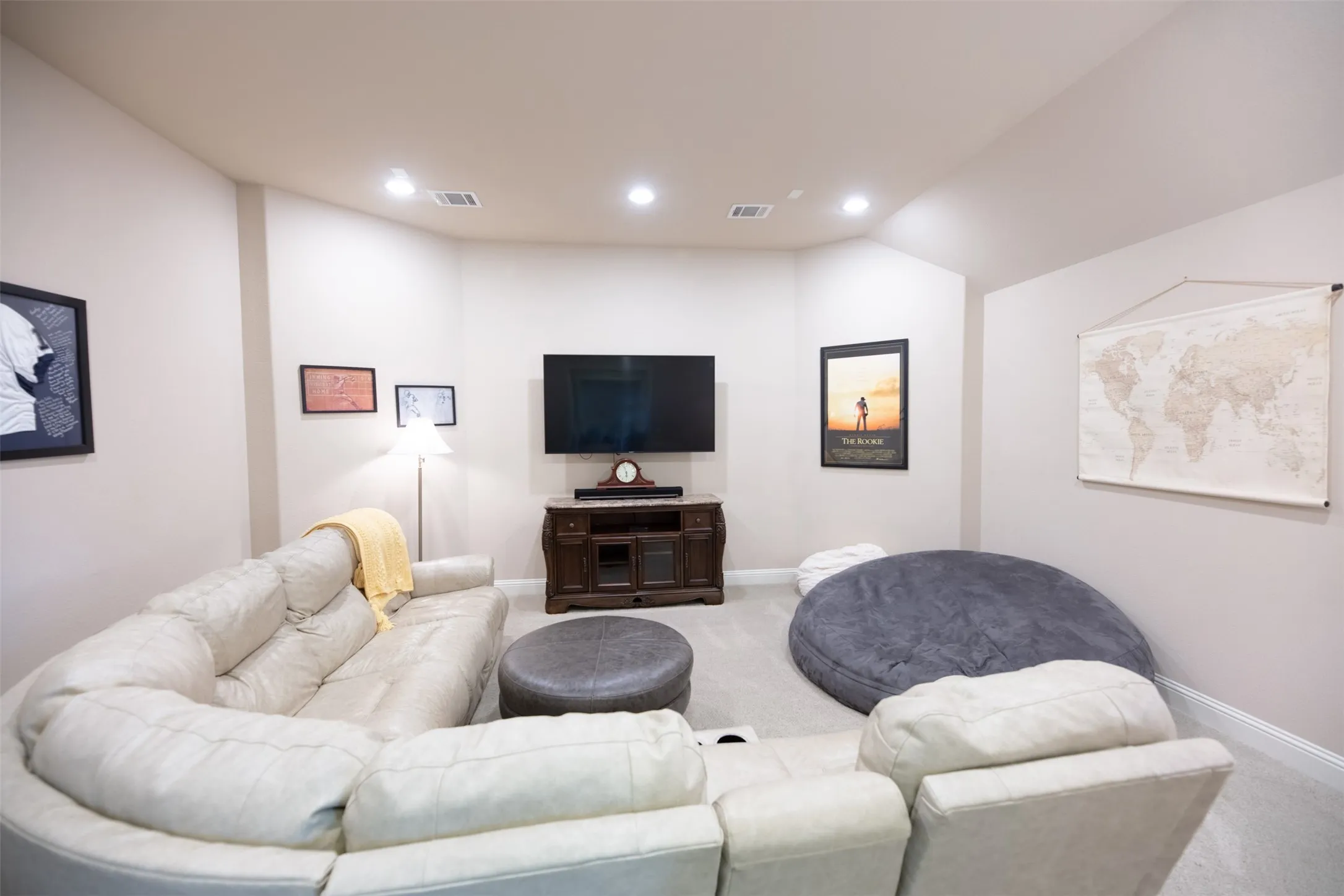 Single Family Residence For Sale in Denton County , 9411 Tay Lane, Justin, Texas 76247, 5 Bedroom, 7 Bathroom, 3 Garage spaces, 5,083 Sqft, built in 2015, mls#21380087, Real Estate Agent in Justin, Homes For Sale in Denton county, Homes For Sale in Justin, Realtor in Justin Texas, Real Estate Brokerage Independent Realty Texas, Luminita Cordes Realtor