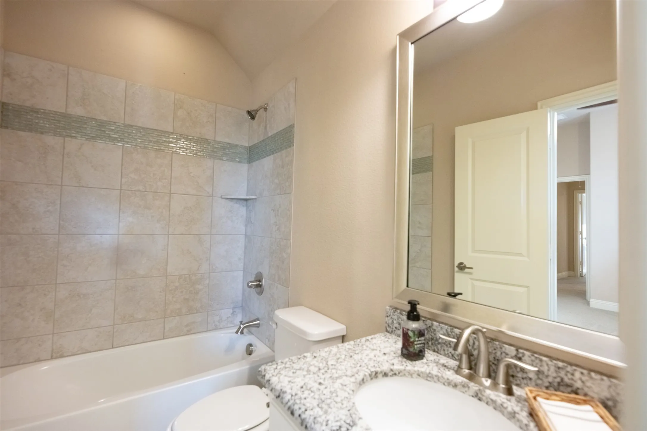 Single Family Residence For Sale in Denton County , 9411 Tay Lane, Justin, Texas 76247, 5 Bedroom, 7 Bathroom, 3 Garage spaces, 5,083 Sqft, built in 2015, mls#21380087, Real Estate Agent in Justin, Homes For Sale in Denton county, Homes For Sale in Justin, Realtor in Justin Texas, Real Estate Brokerage Independent Realty Texas, Luminita Cordes Realtor