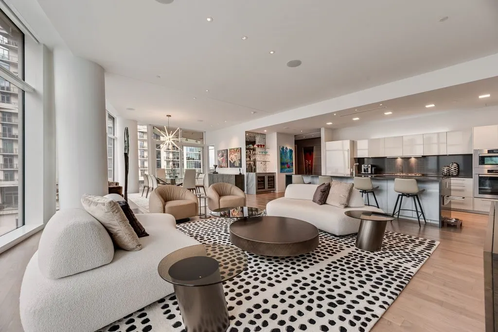 Condominium For Sale in Dallas County , 1918 Olive Street 1002, Dallas, Texas 75201, 2 Bedroom, 2 Bathroom, 2 Garage spaces, 2,407 Sqft, built in 2011, mls#21382783, Real Estate Agent in Dallas, Homes For Sale in Dallas county, Homes For Sale in Dallas, Realtor in Dallas Texas, Real Estate Brokerage Independent Realty Texas, Luminita Cordes Realtor