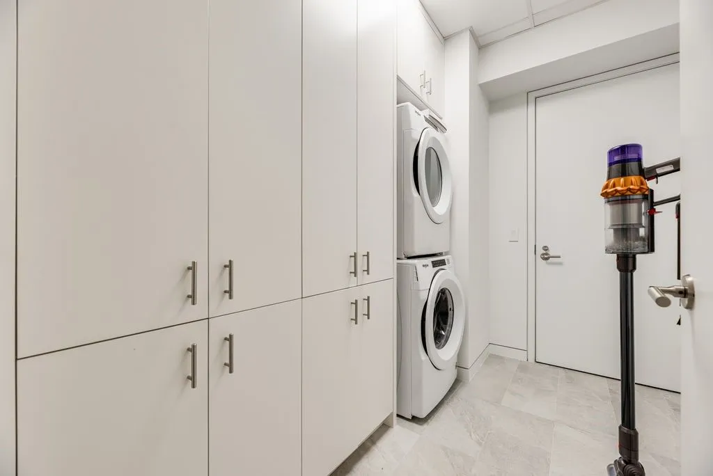 Condominium For Sale in Dallas County , 1918 Olive Street 1002, Dallas, Texas 75201, 2 Bedroom, 2 Bathroom, 2 Garage spaces, 2,407 Sqft, built in 2011, mls#21382783, Real Estate Agent in Dallas, Homes For Sale in Dallas county, Homes For Sale in Dallas, Realtor in Dallas Texas, Real Estate Brokerage Independent Realty Texas, Luminita Cordes Realtor