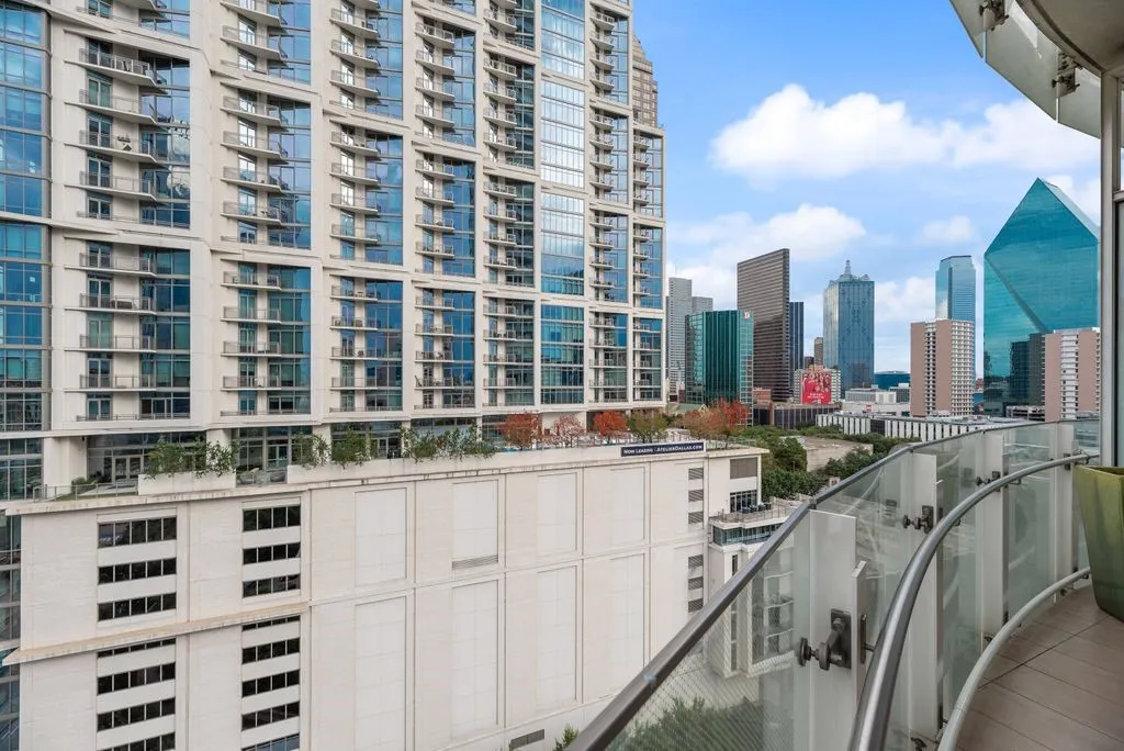 Condominium For Sale in Dallas County , 1918 Olive Street 1002, Dallas, Texas 75201, 2 Bedroom, 2 Bathroom, 2 Garage spaces, 2,407 Sqft, built in 2011, mls#21382783, Real Estate Agent in Dallas, Homes For Sale in Dallas county, Homes For Sale in Dallas, Realtor in Dallas Texas, Real Estate Brokerage Independent Realty Texas, Luminita Cordes Realtor