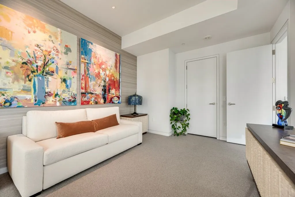Condominium For Sale in Dallas County , 1918 Olive Street 1002, Dallas, Texas 75201, 2 Bedroom, 2 Bathroom, 2 Garage spaces, 2,407 Sqft, built in 2011, mls#21382783, Real Estate Agent in Dallas, Homes For Sale in Dallas county, Homes For Sale in Dallas, Realtor in Dallas Texas, Real Estate Brokerage Independent Realty Texas, Luminita Cordes Realtor