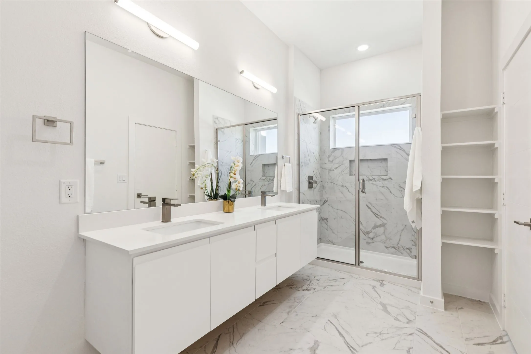 Townhouse For Sale in Grayson County , 3901 Bel Air Boulevard, Sherman, Texas 75090, 3 Bedroom, 3 Bathroom, Garage spaces, 1,830 Sqft, built in 2024, mls#21384450, Real Estate Agent in Sherman, Homes For Sale in Grayson county, Homes For Sale in Sherman, Realtor in Sherman Texas, Real Estate Brokerage Independent Realty Texas, Luminita Cordes Realtor