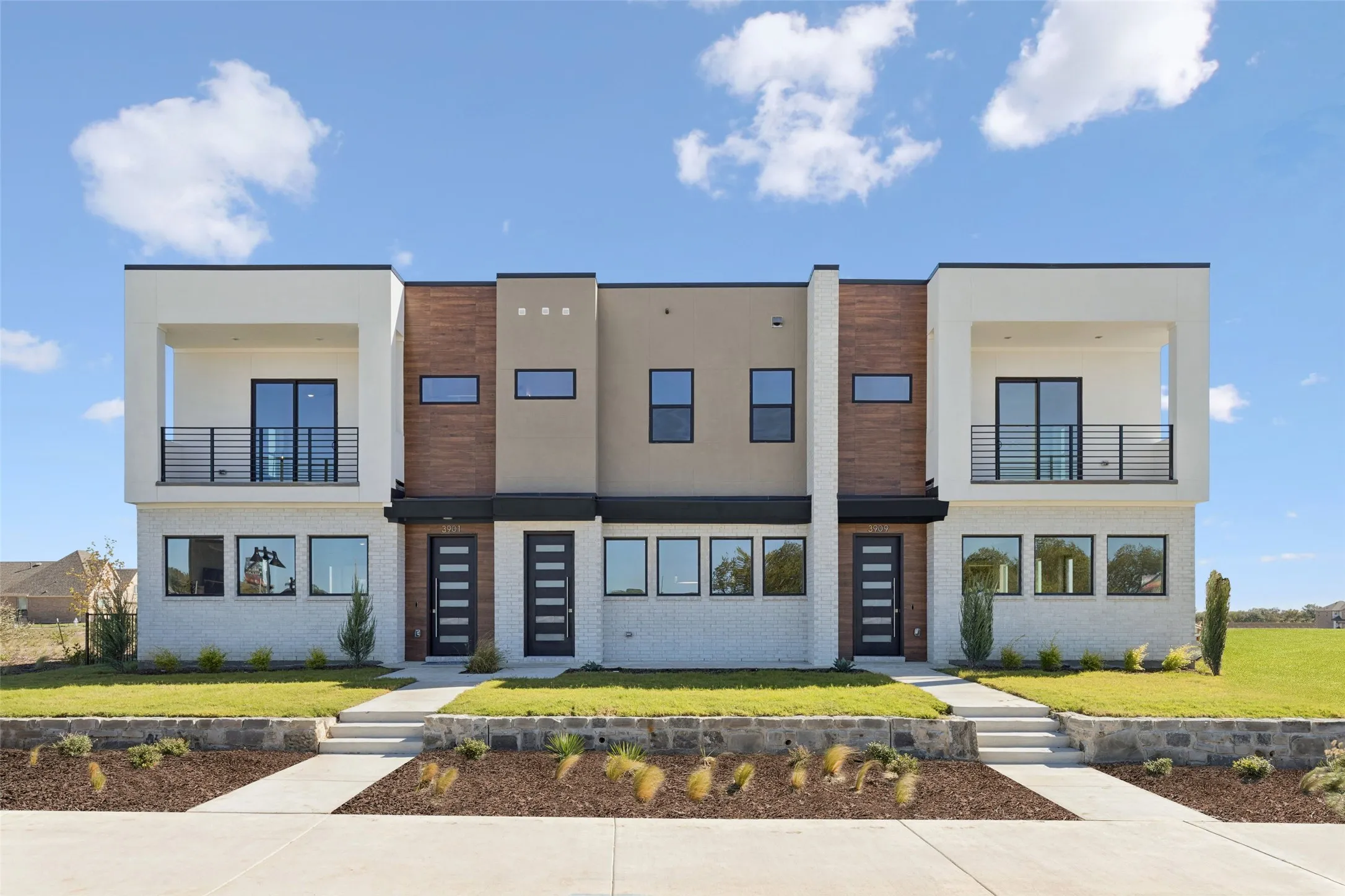Townhouse For Sale in Grayson County , 3901 Bel Air Boulevard, Sherman, Texas 75090, 3 Bedroom, 3 Bathroom, Garage spaces, 1,830 Sqft, built in 2024, mls#21384450, Real Estate Agent in Sherman, Homes For Sale in Grayson county, Homes For Sale in Sherman, Realtor in Sherman Texas, Real Estate Brokerage Independent Realty Texas, Luminita Cordes Realtor